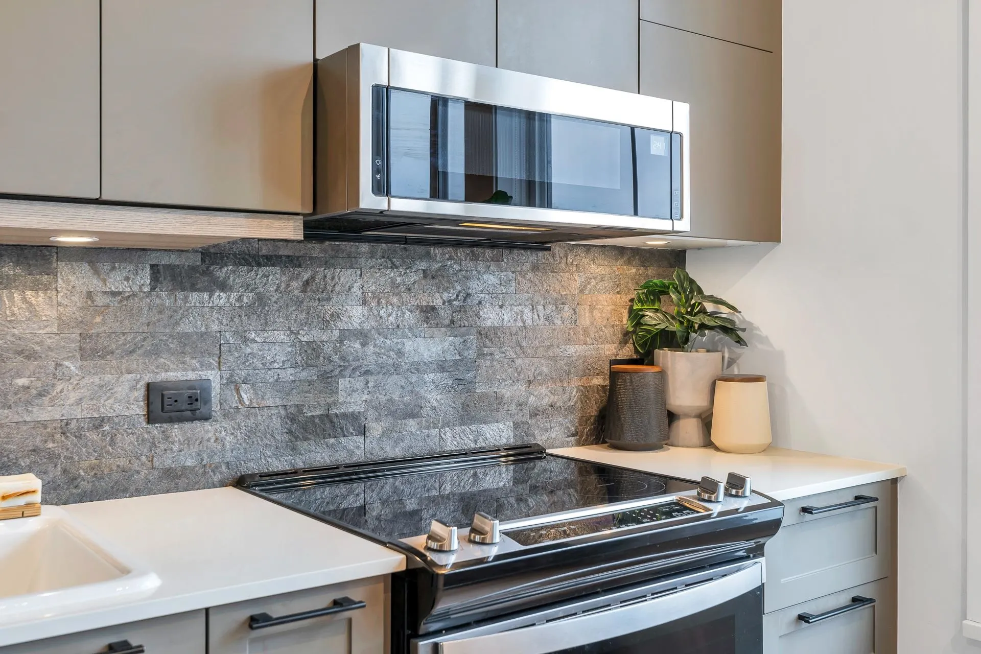 31 4726 Orca Way