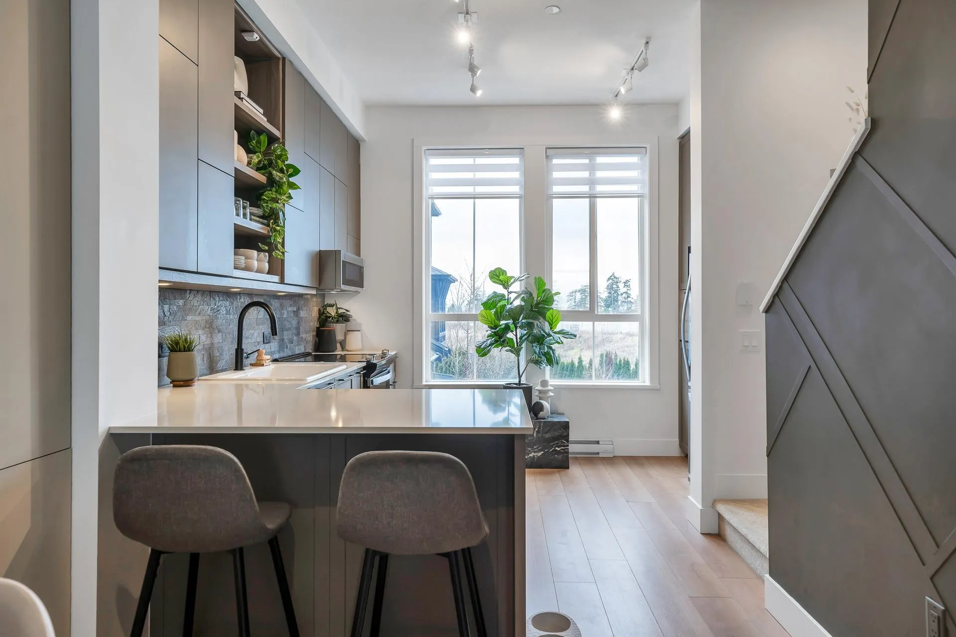 31 4726 Orca Way