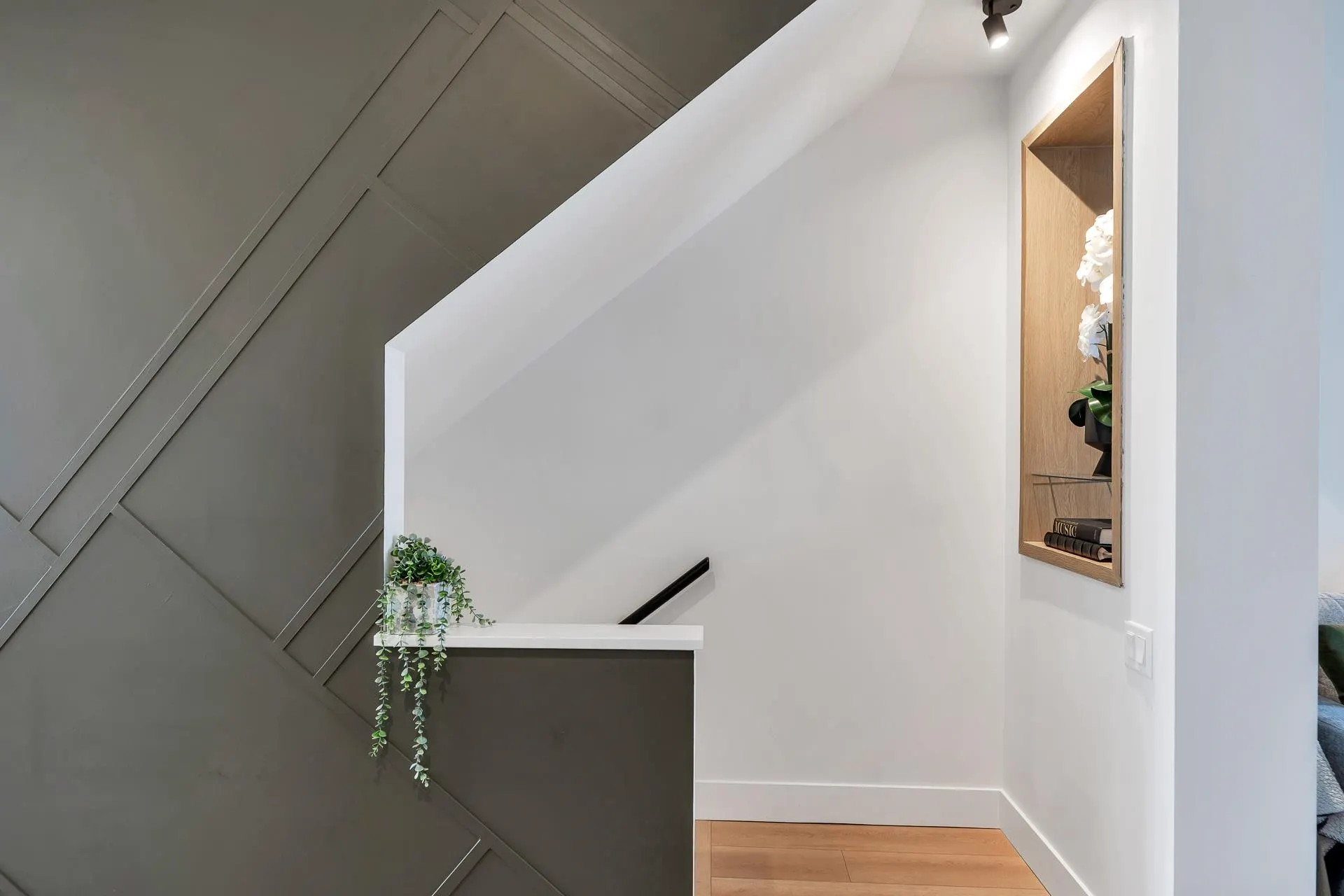 31 4726 Orca Way