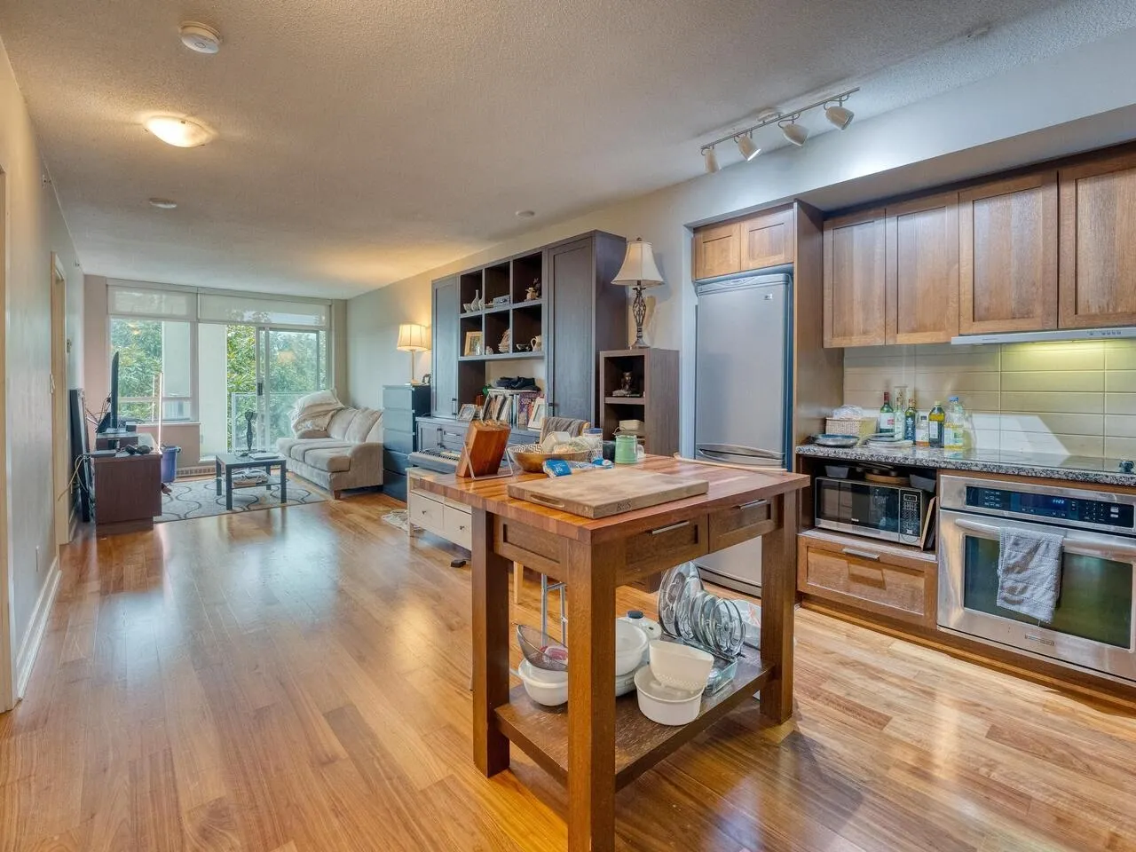 516 2268 W Broadway