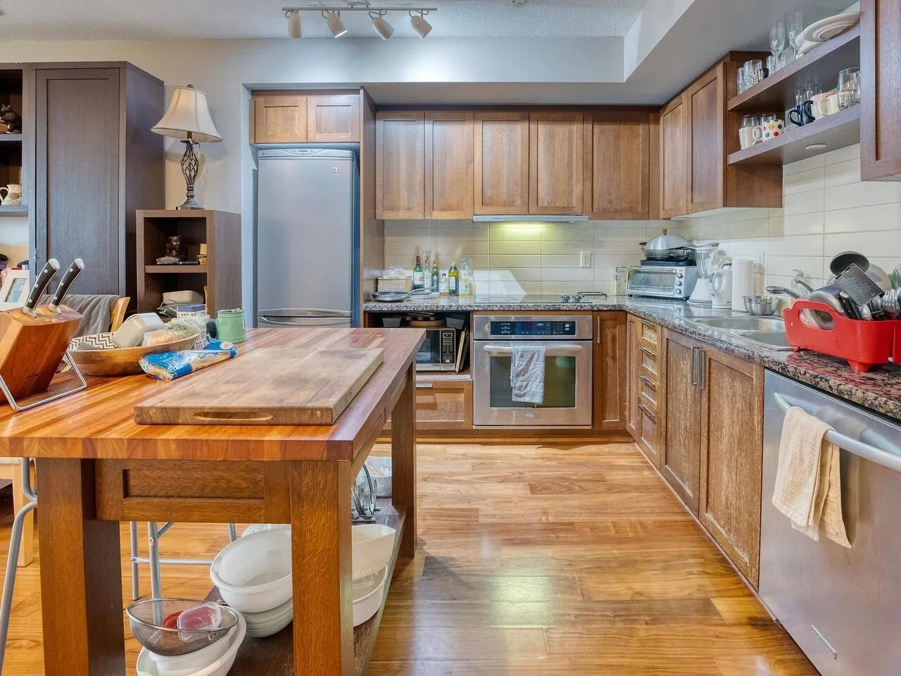 516 2268 W Broadway