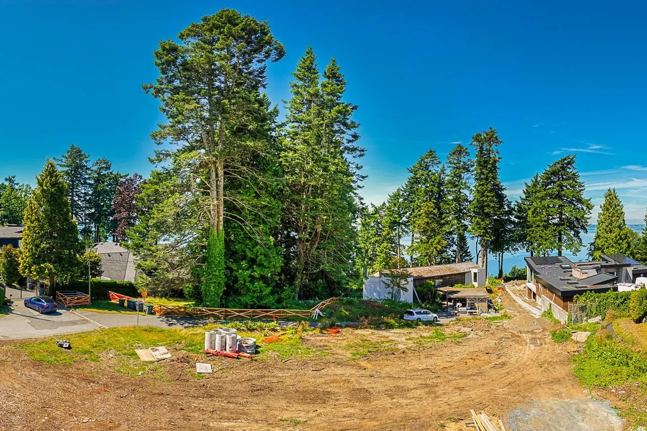LT.2 12585 15 Avenue