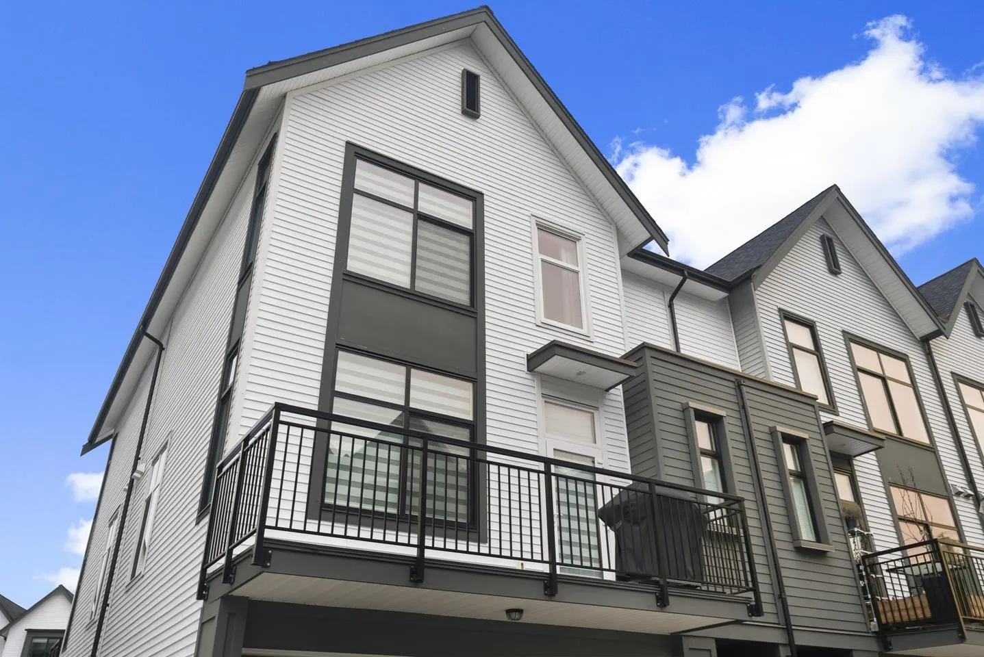 20 17555 57a Avenue