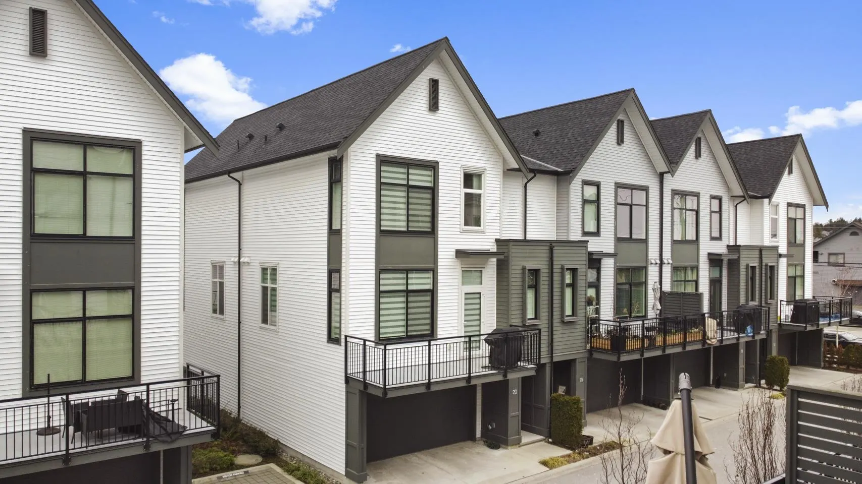 20 17555 57a Avenue