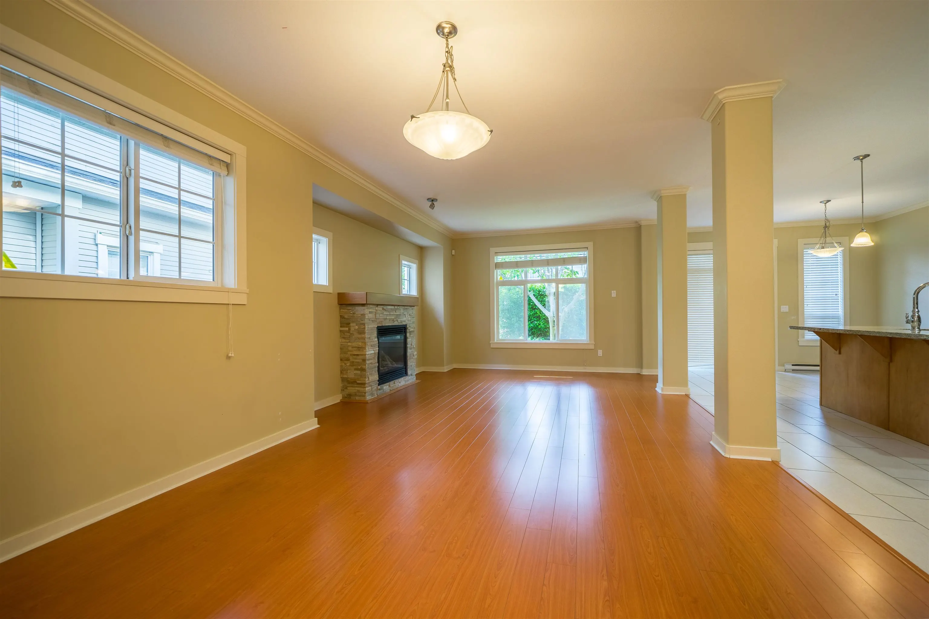 25 7171 Steveston Highway