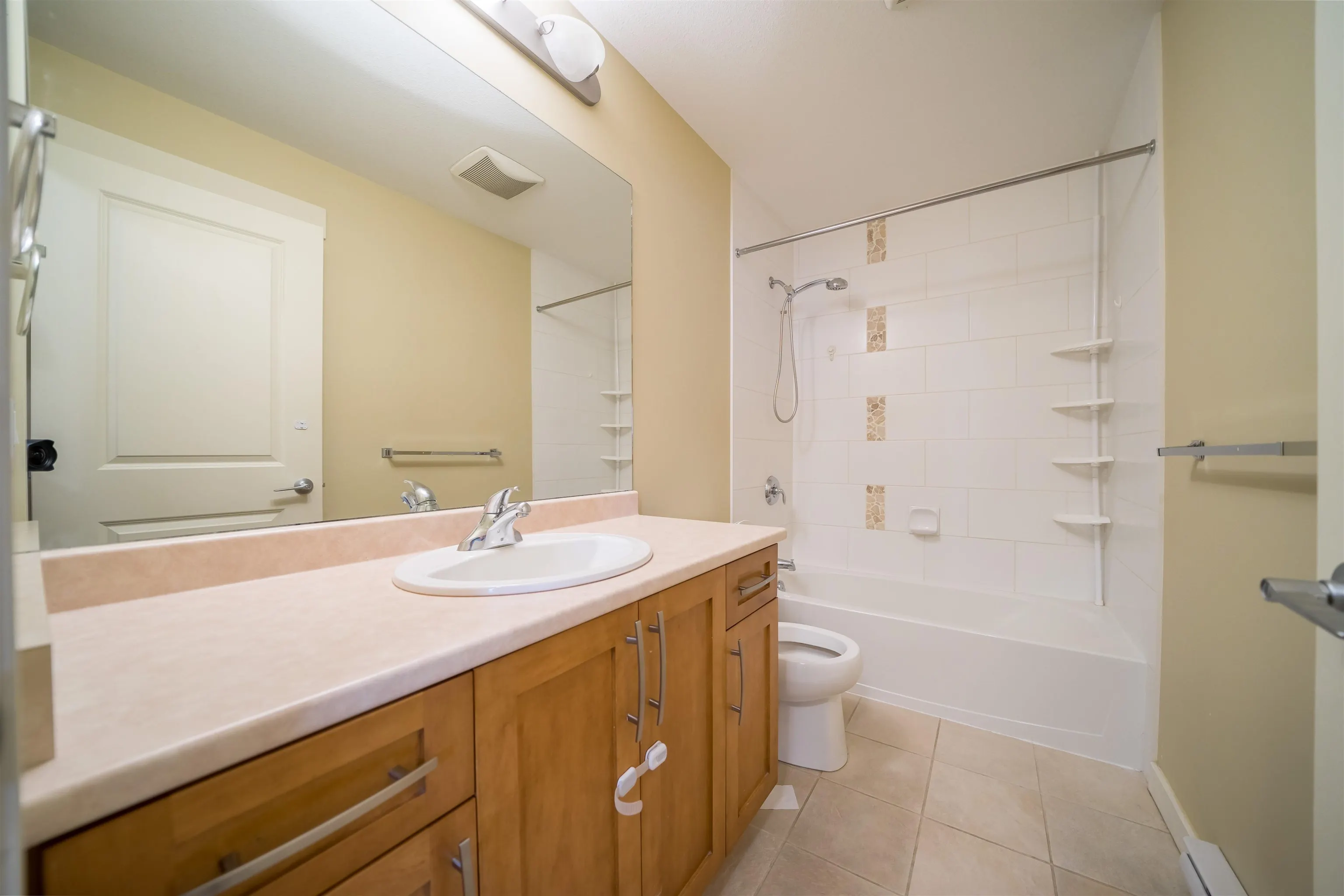 25 7171 Steveston Highway