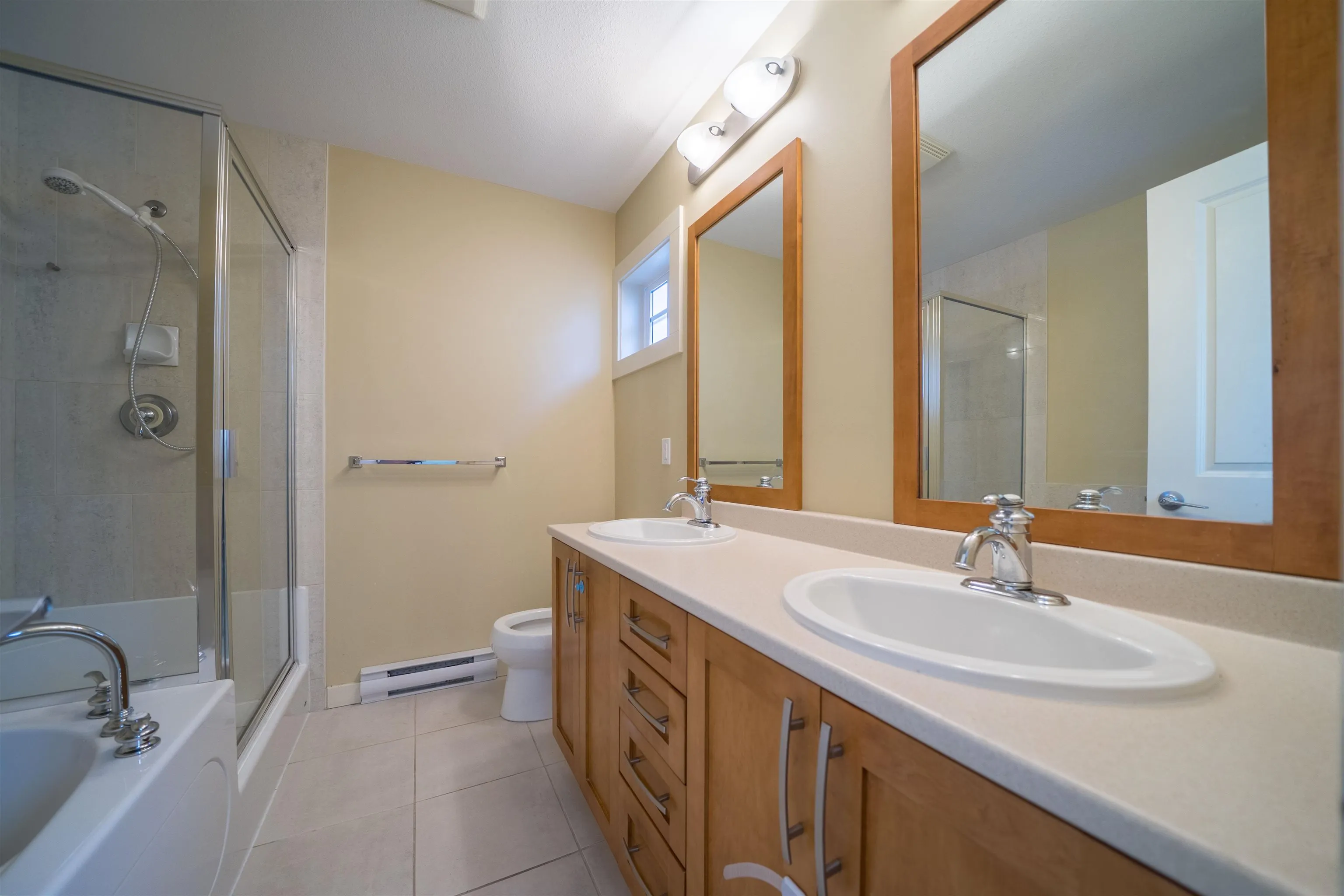 25 7171 Steveston Highway