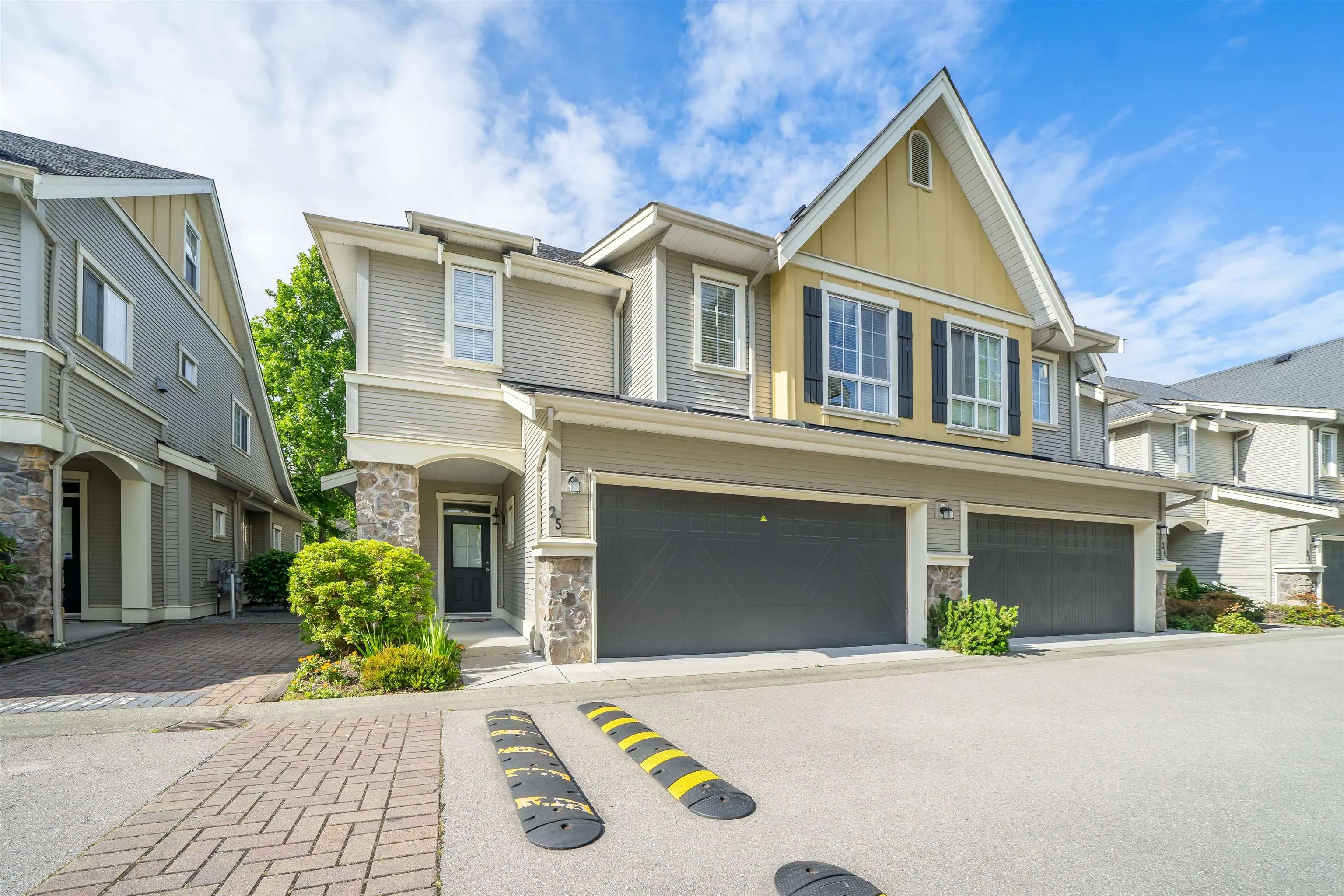 25 7171 Steveston Highway
