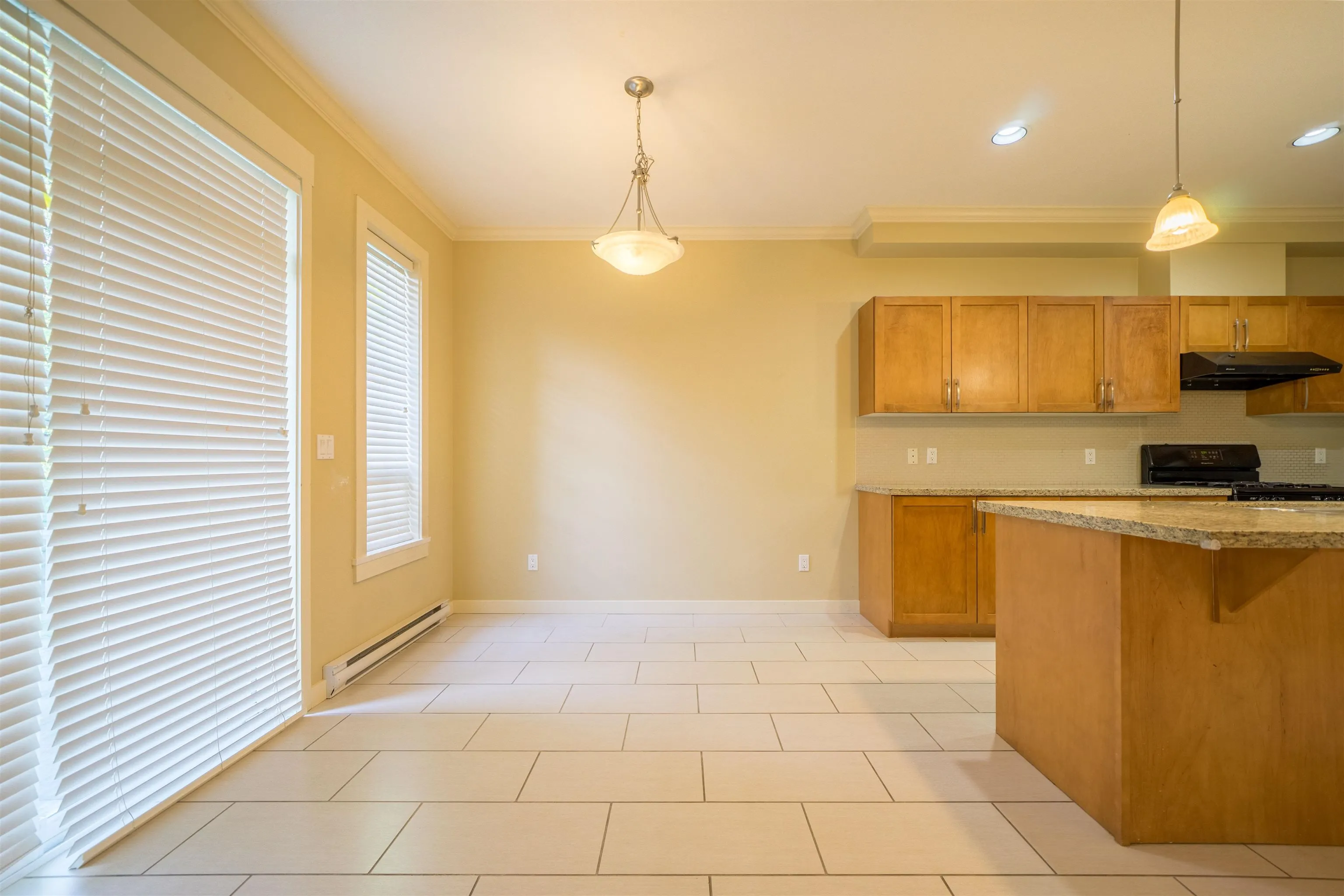 25 7171 Steveston Highway