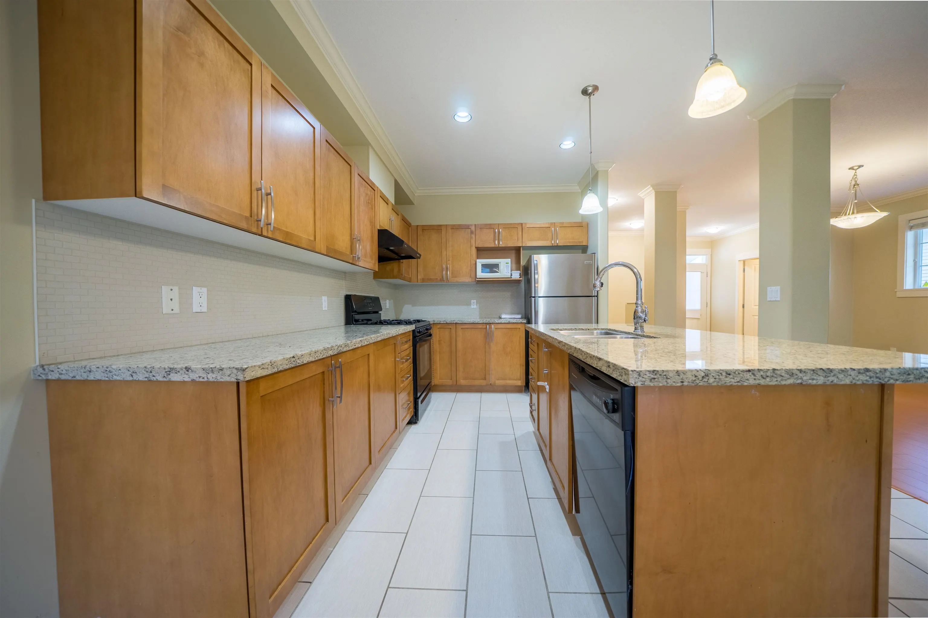 25 7171 Steveston Highway