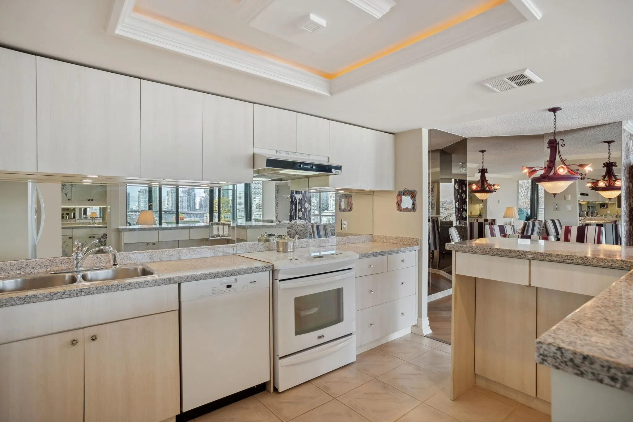 1009 1450 Pennyfarthing Drive