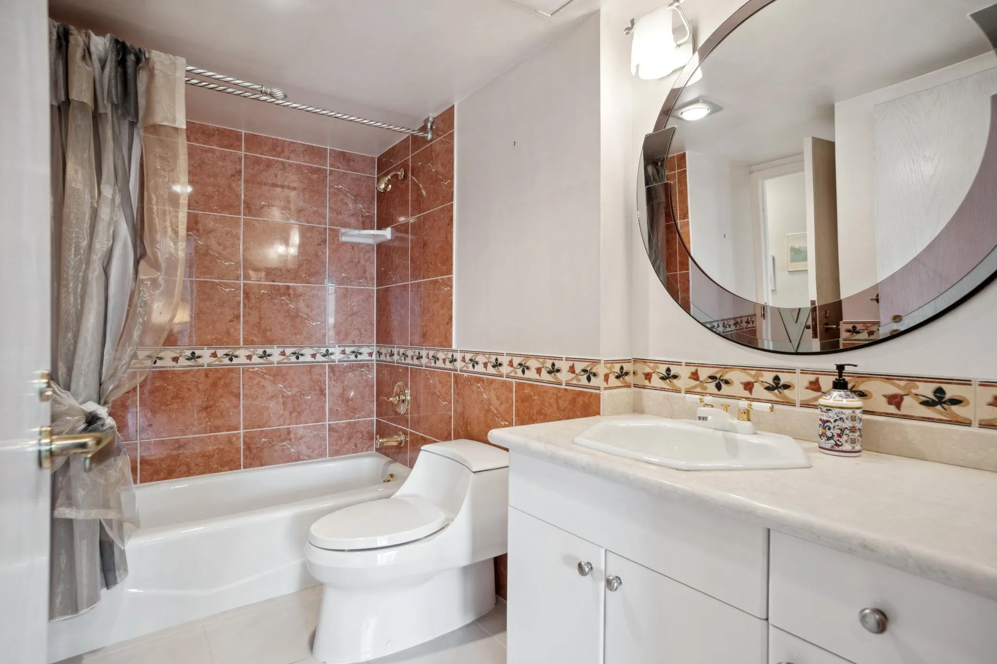 1009 1450 Pennyfarthing Drive
