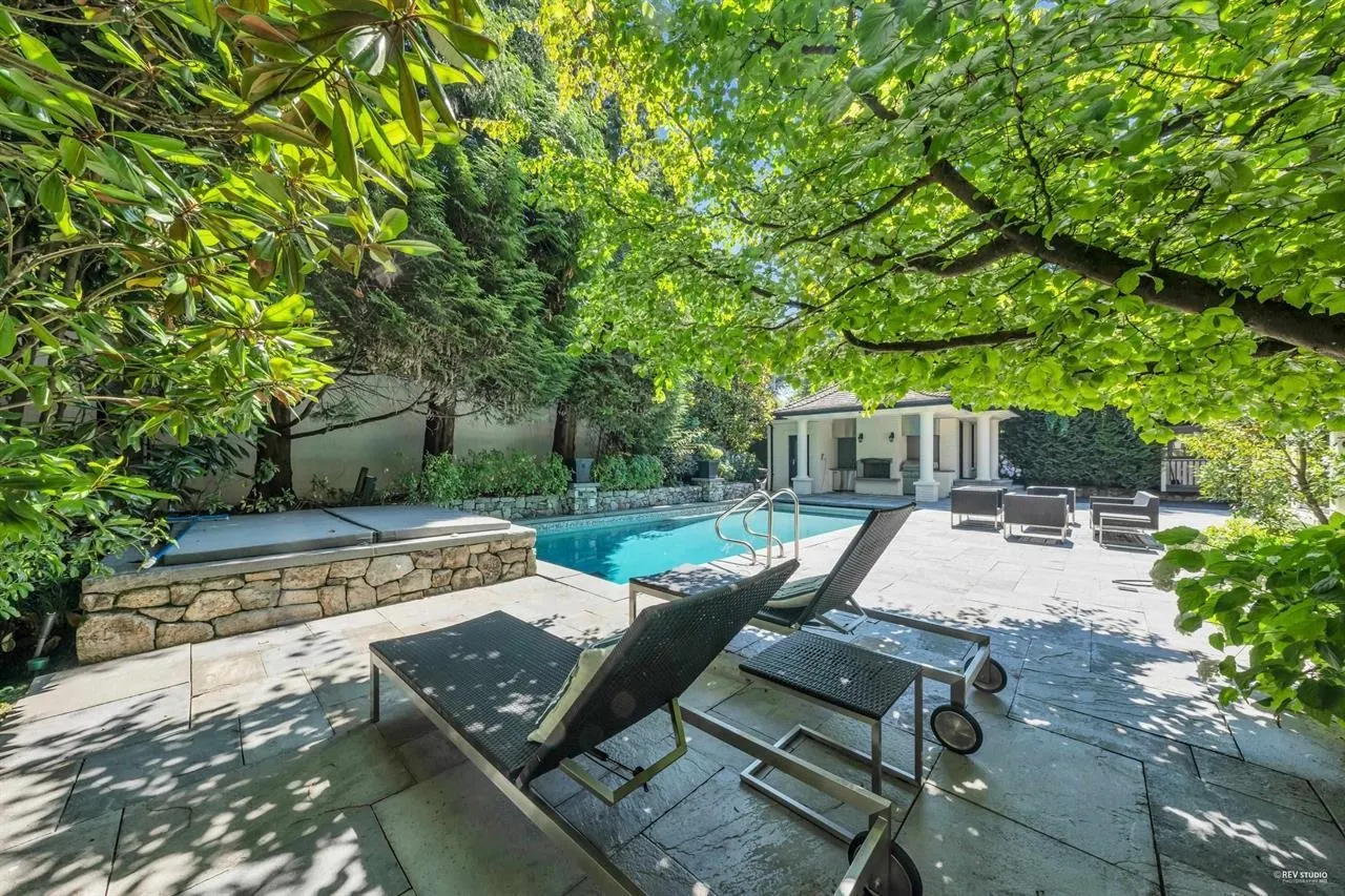 3416 Cedar Crescent