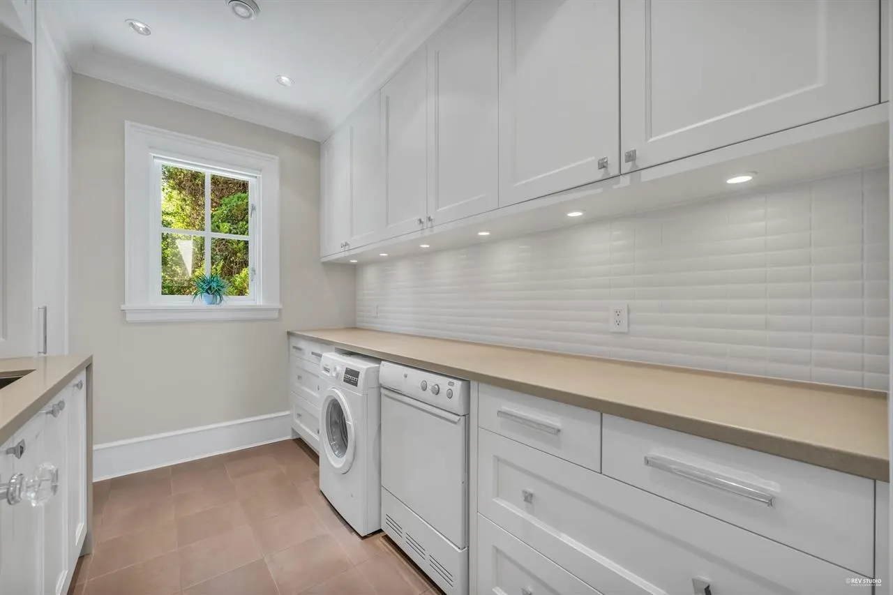 3416 Cedar Crescent