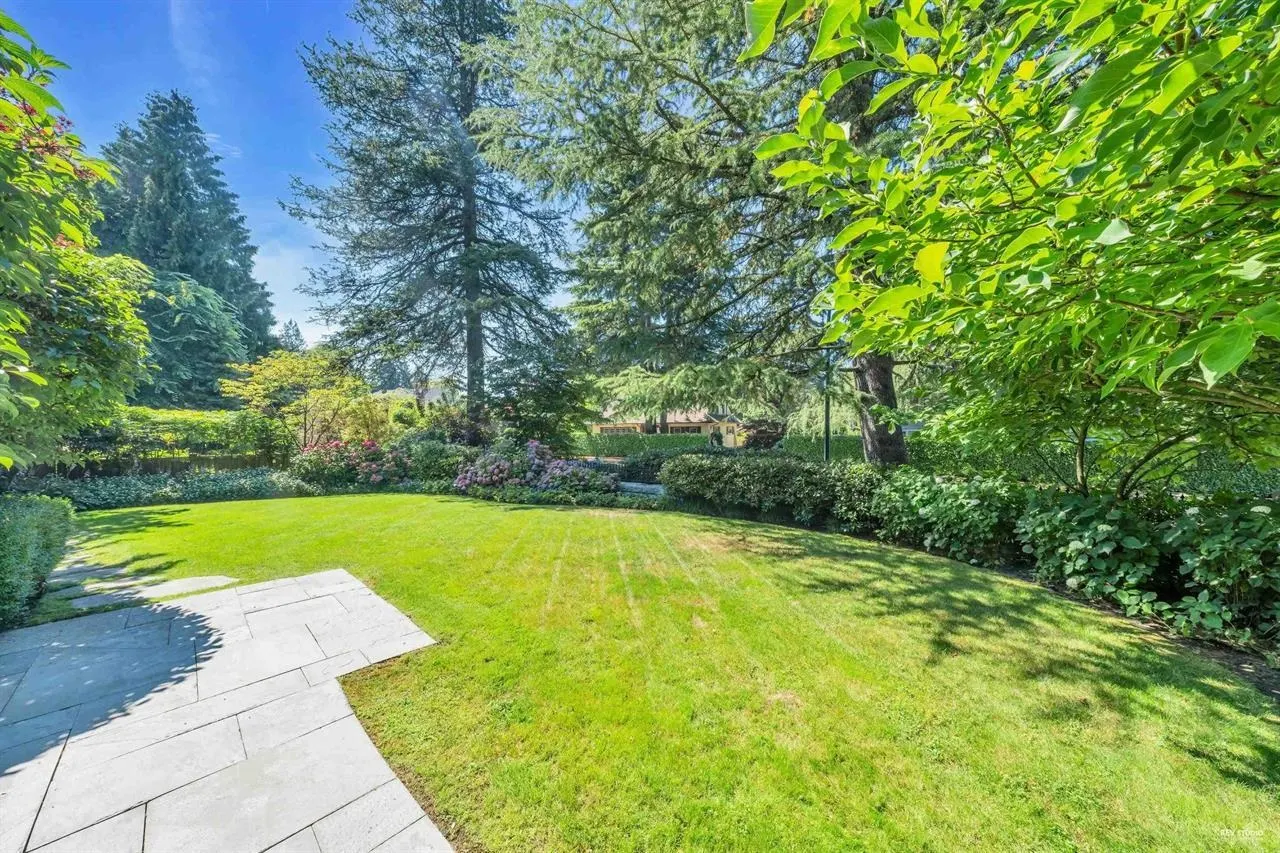3416 Cedar Crescent