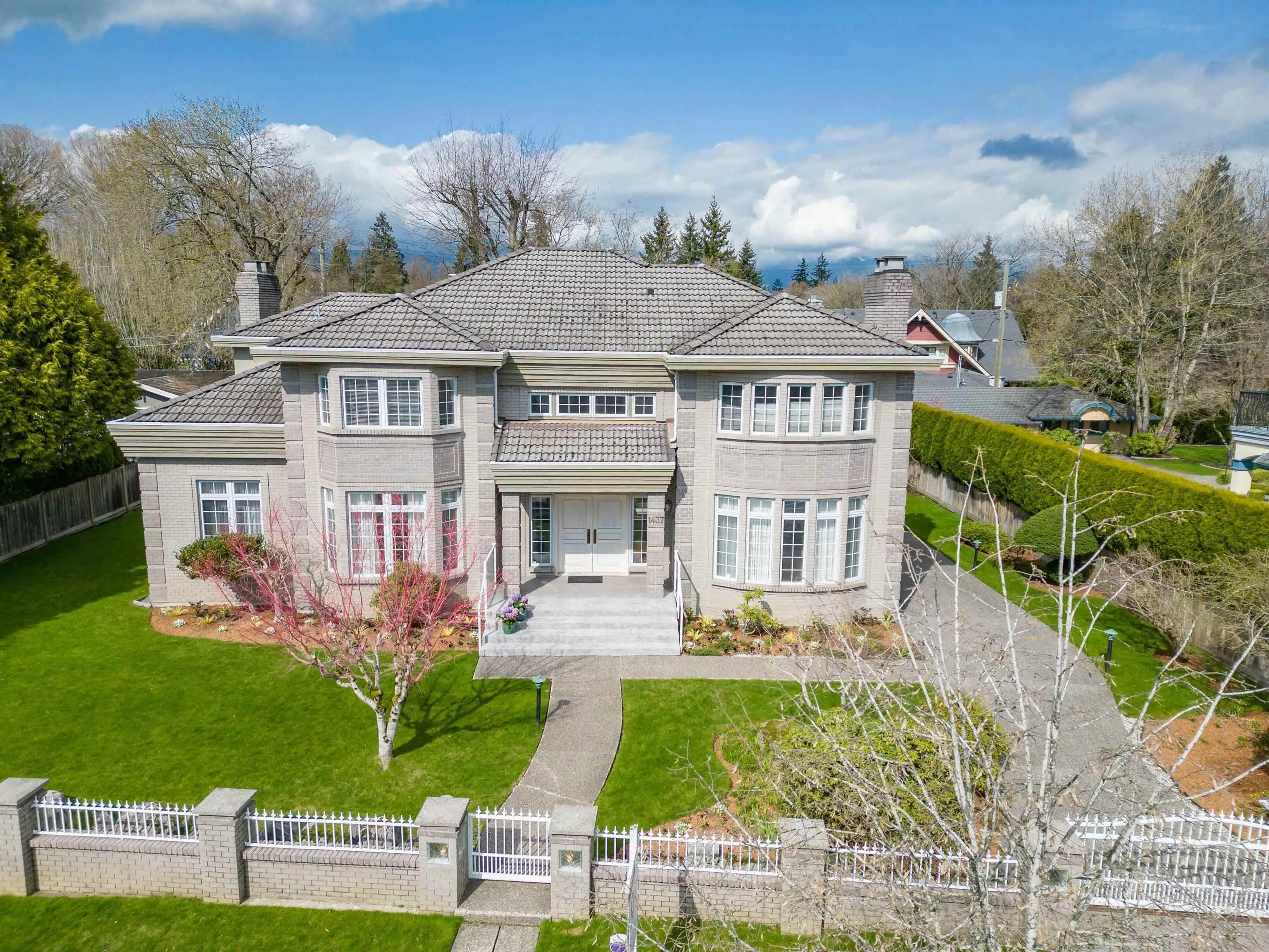 1437 Connaught Drive