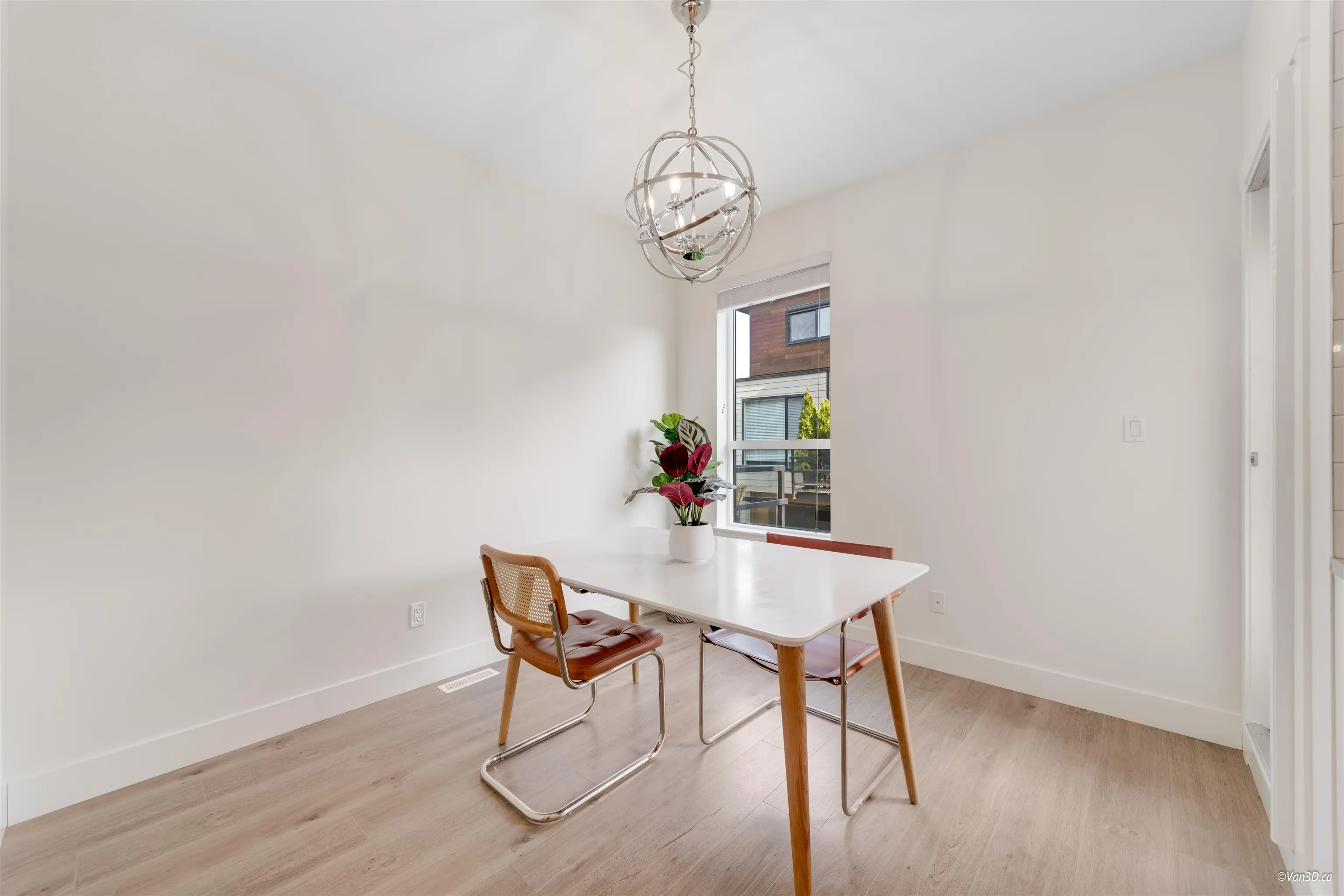 34 15688 28 Avenue