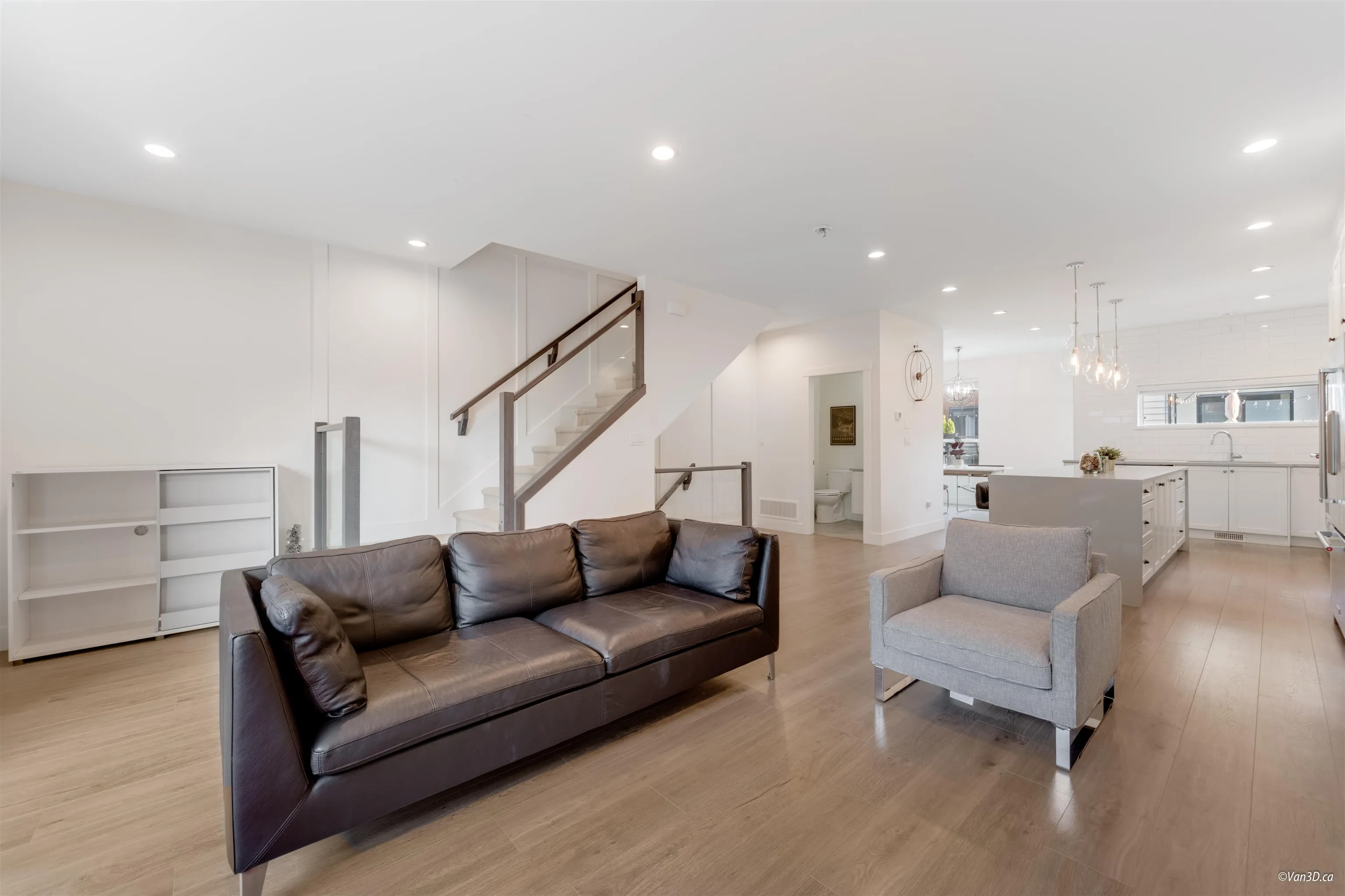 34 15688 28 Avenue