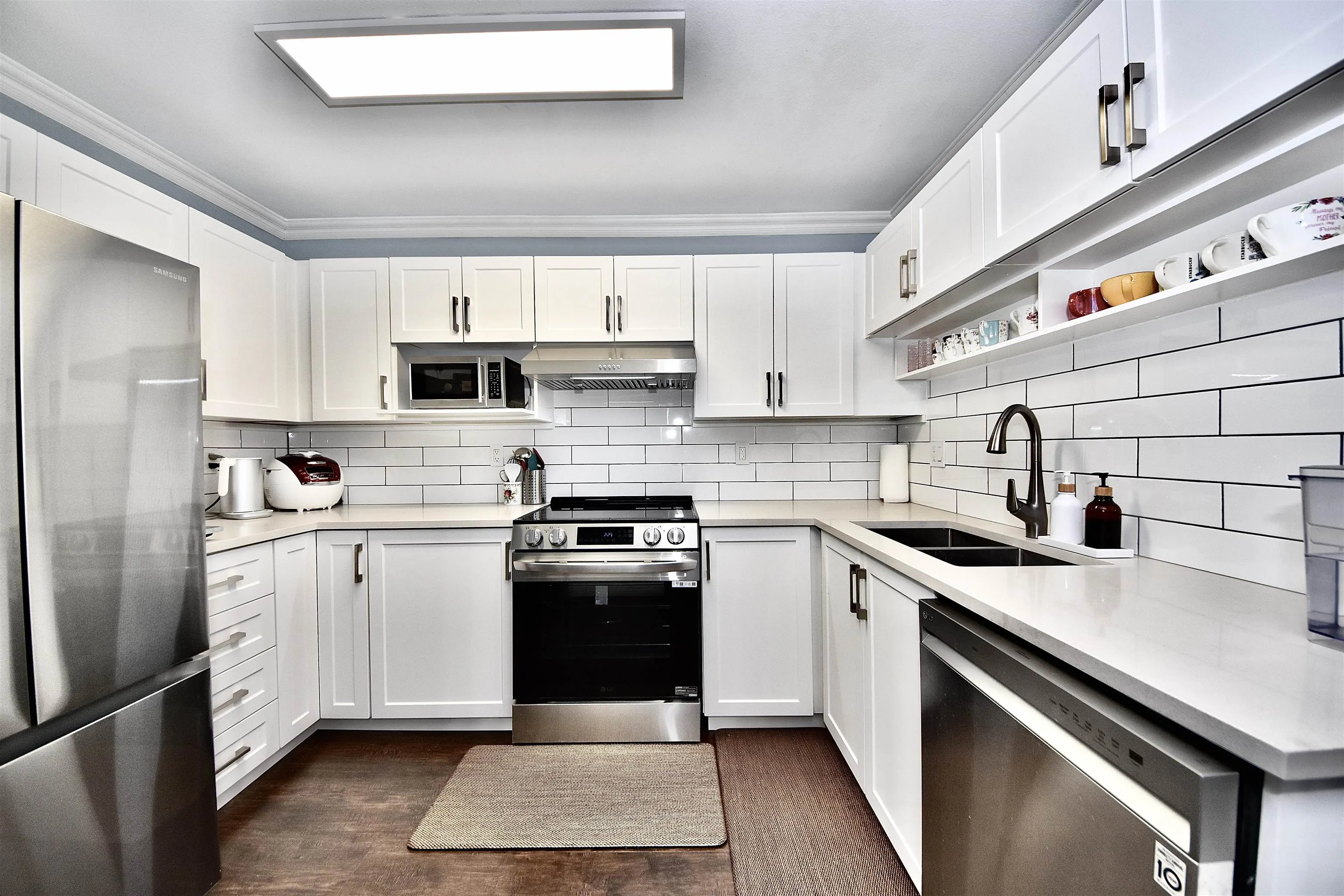 205 27358 32 Avenue