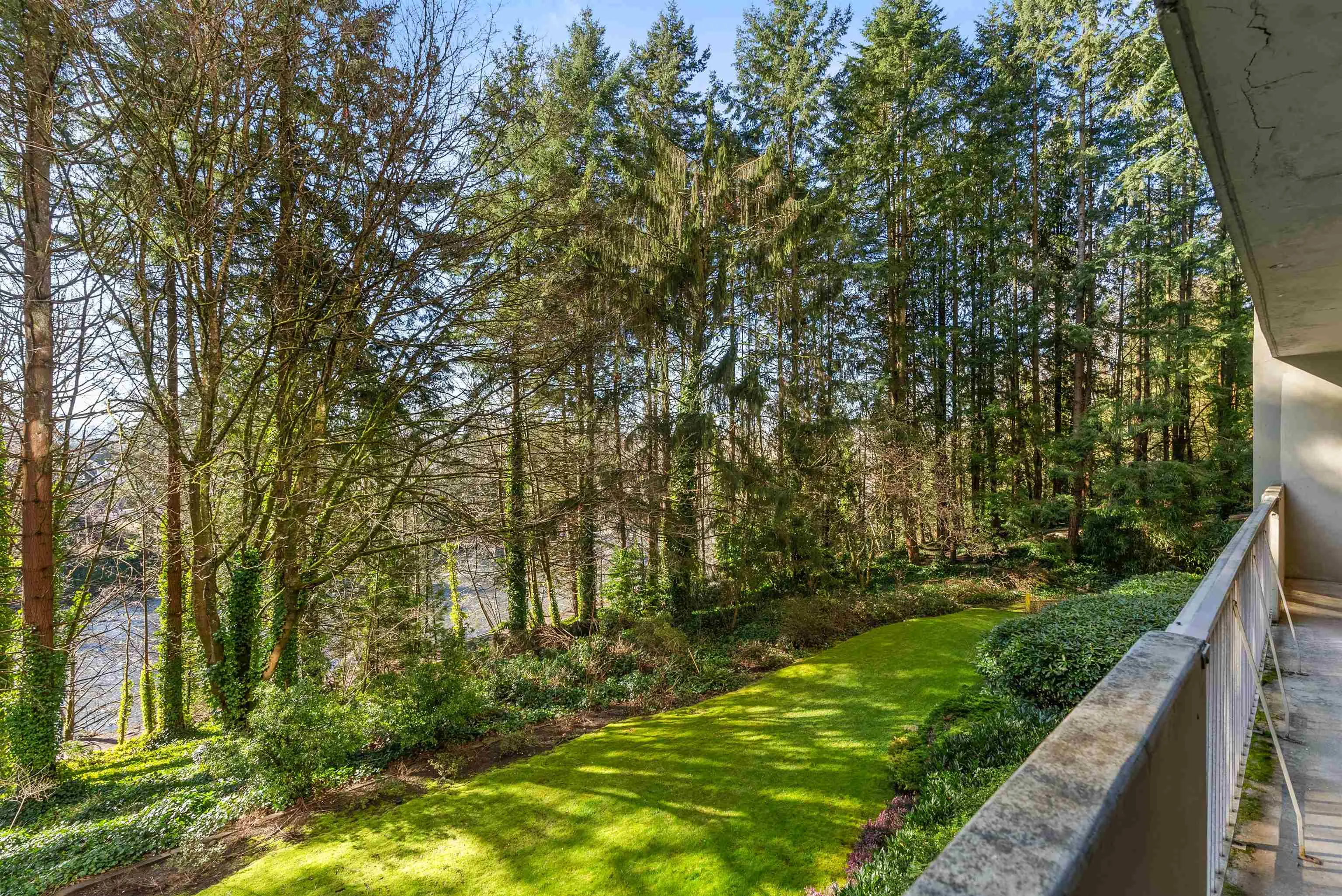 201 2024 Fullerton Avenue