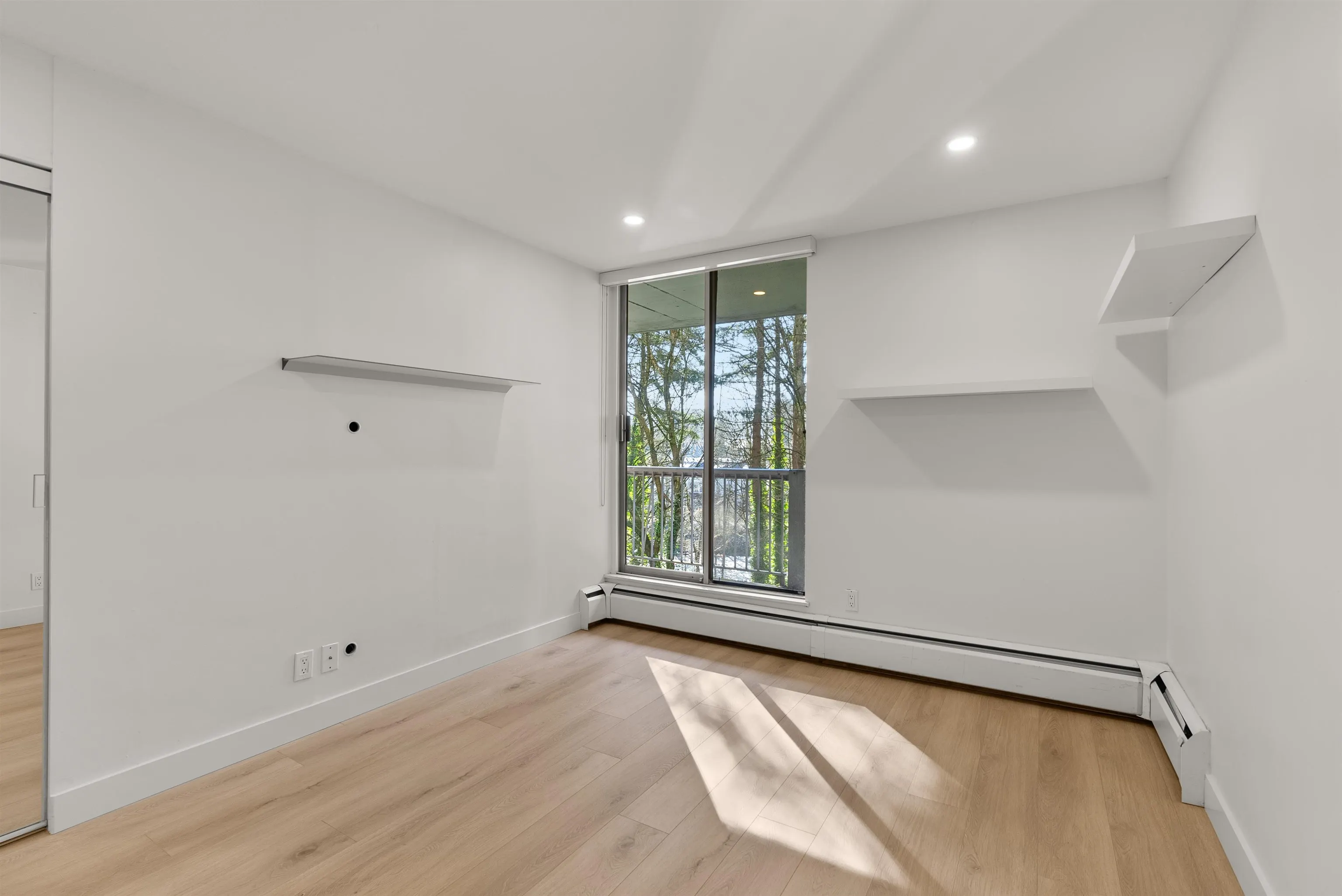 201 2024 Fullerton Avenue