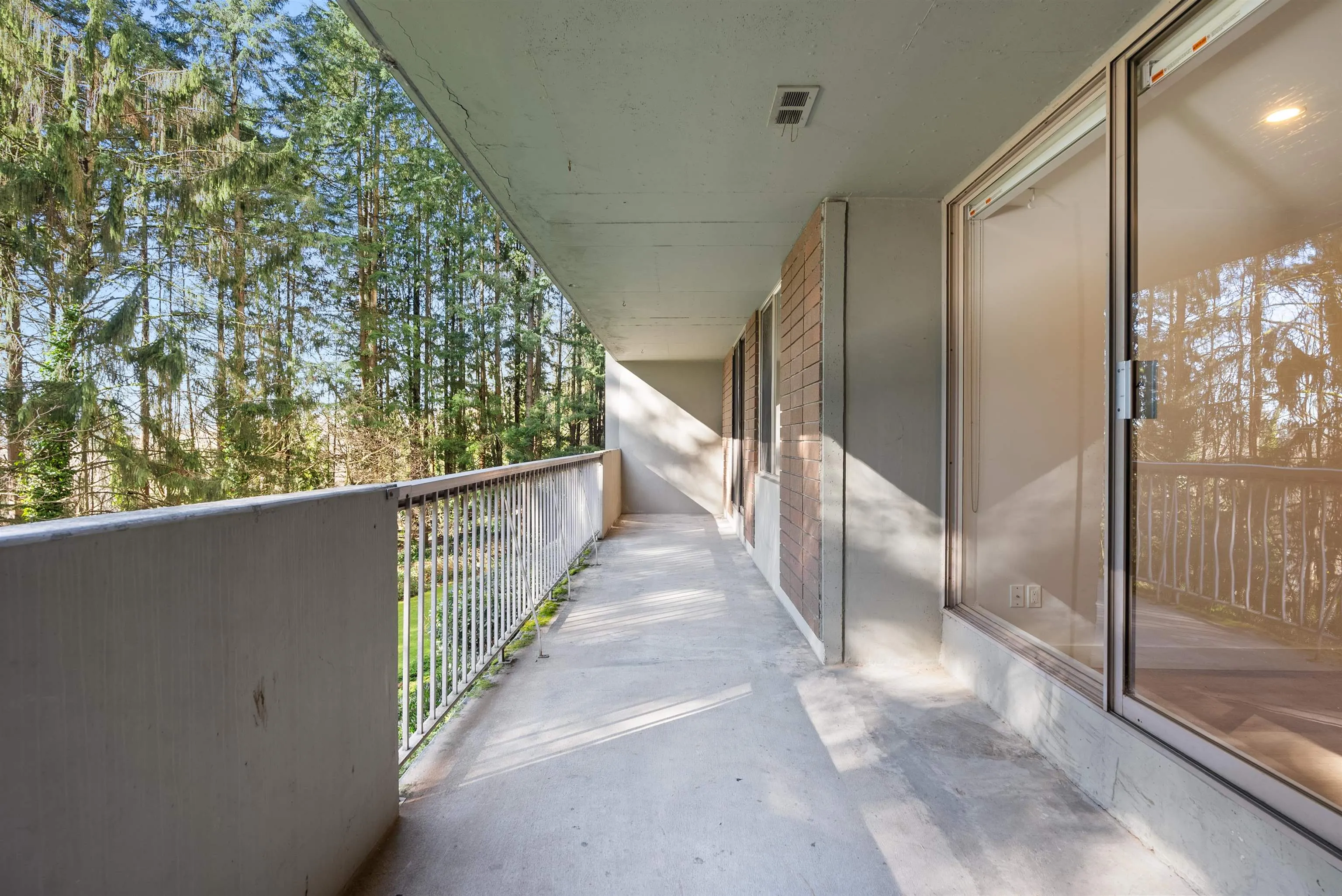 201 2024 Fullerton Avenue