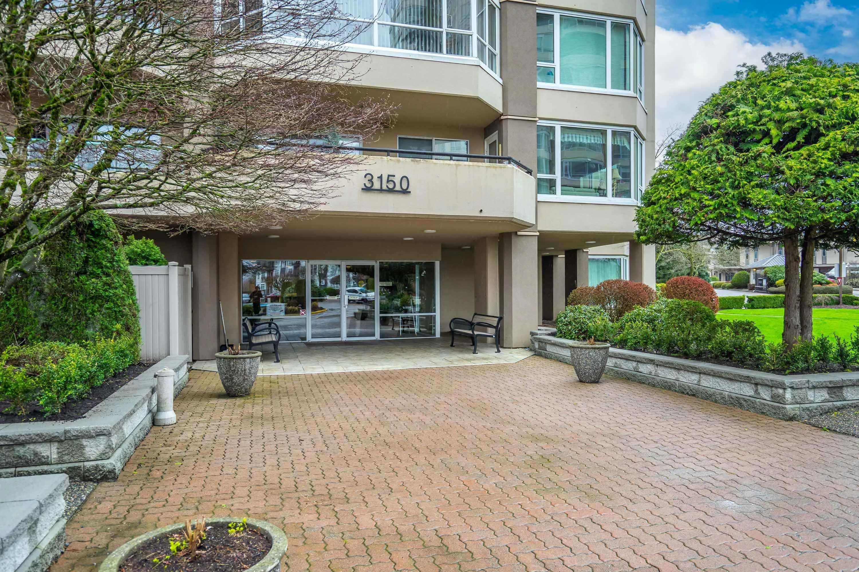 302 3150 Gladwin Road