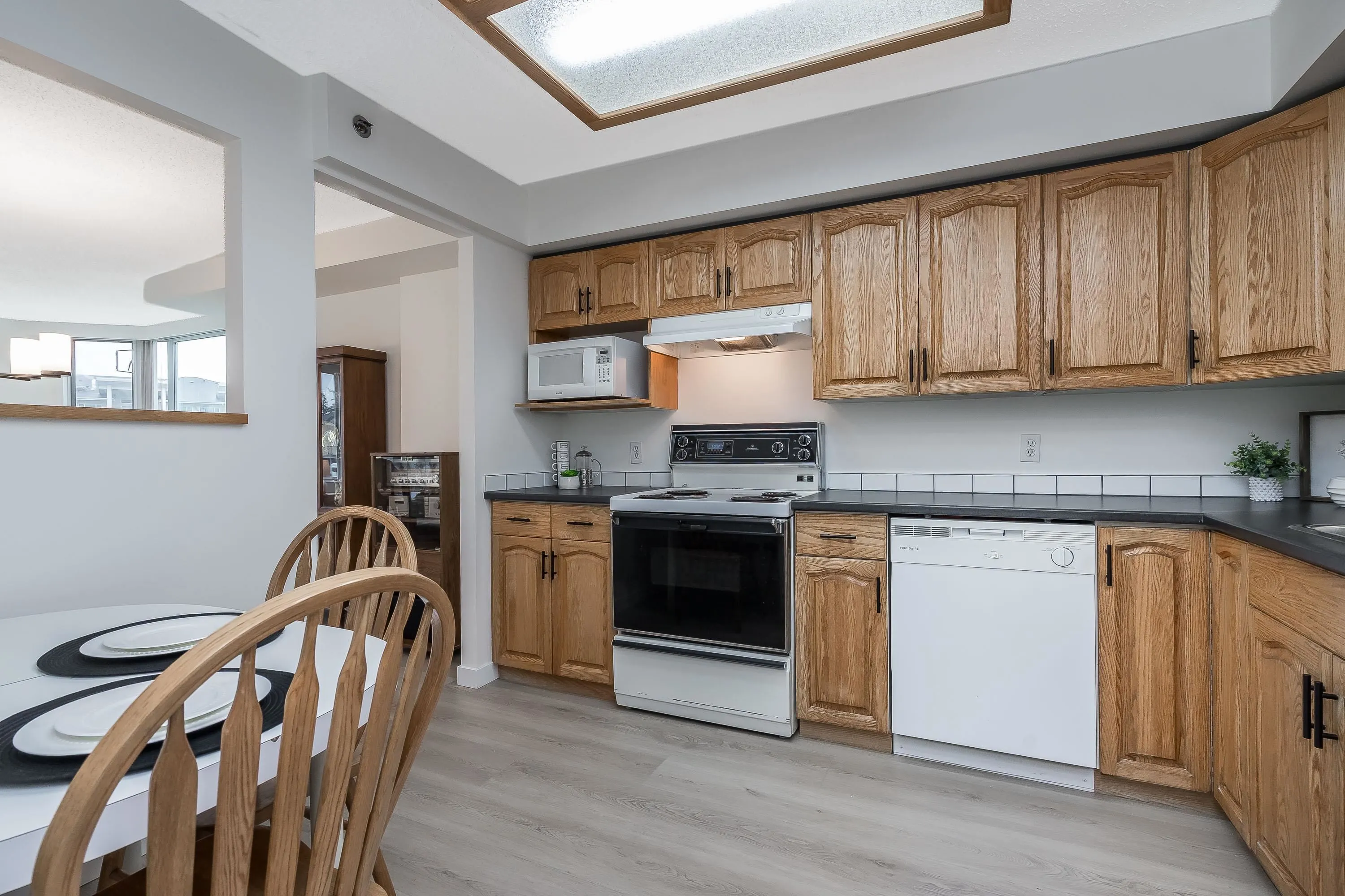 302 3150 Gladwin Road
