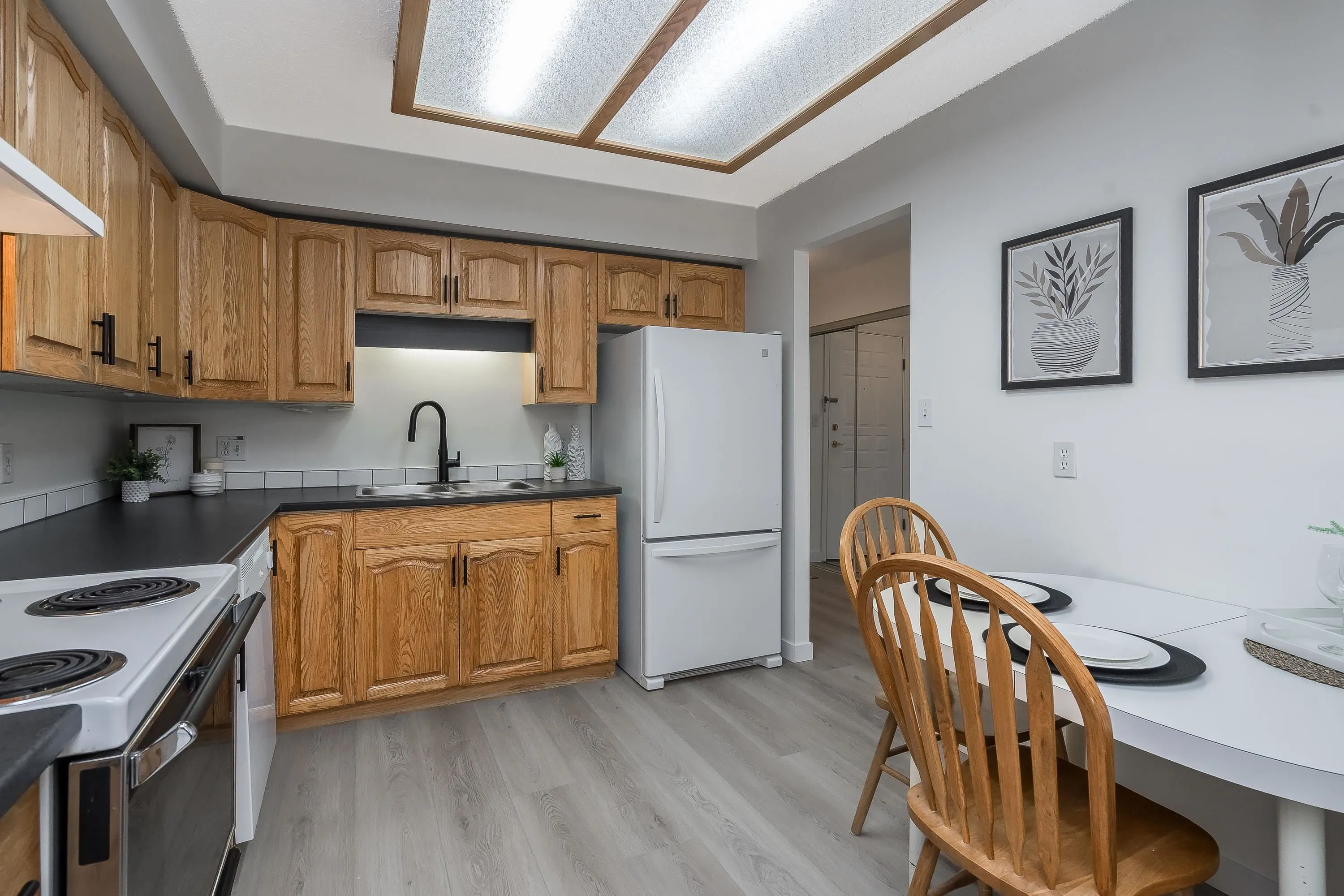 302 3150 Gladwin Road