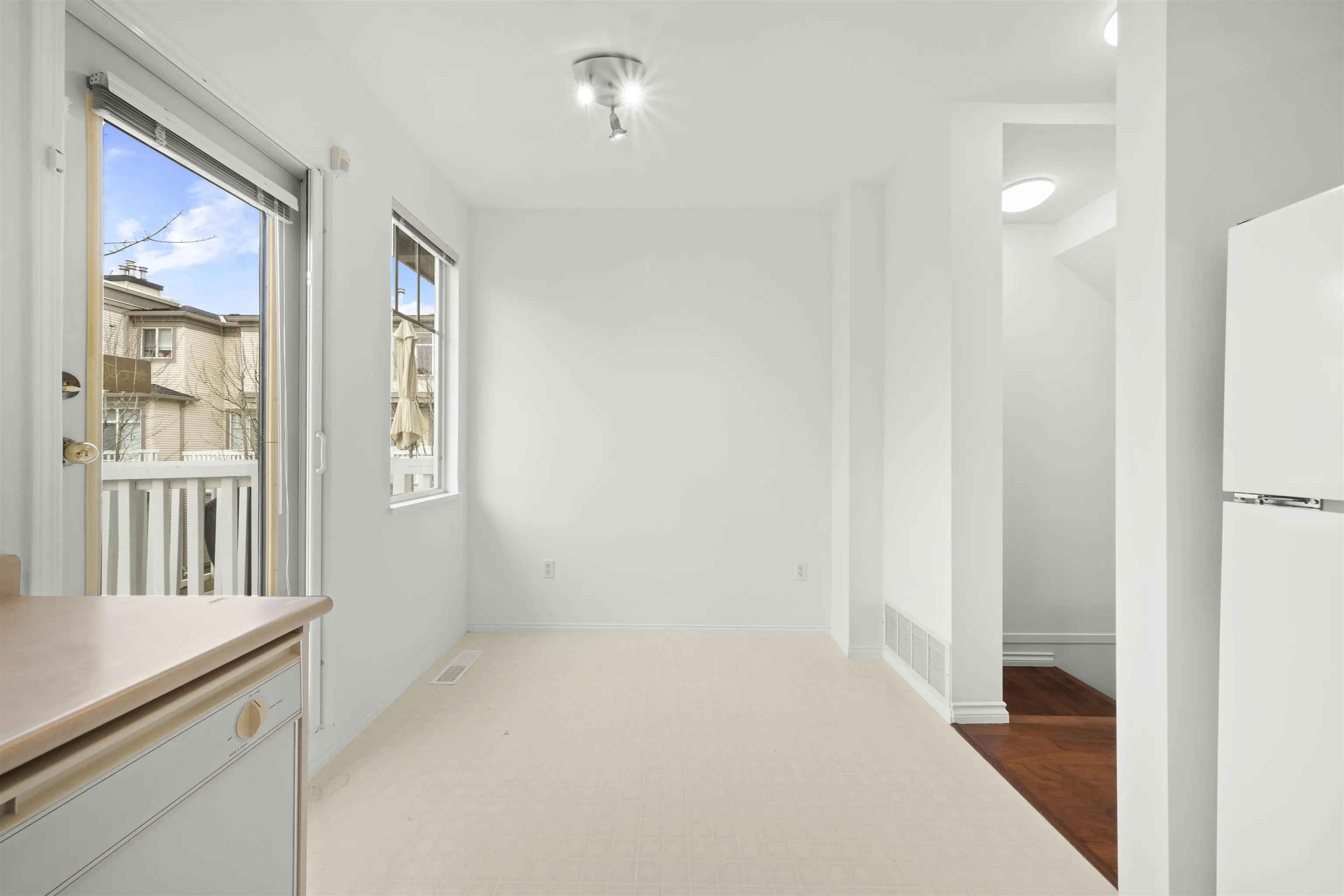 9 6179 No 1 Road