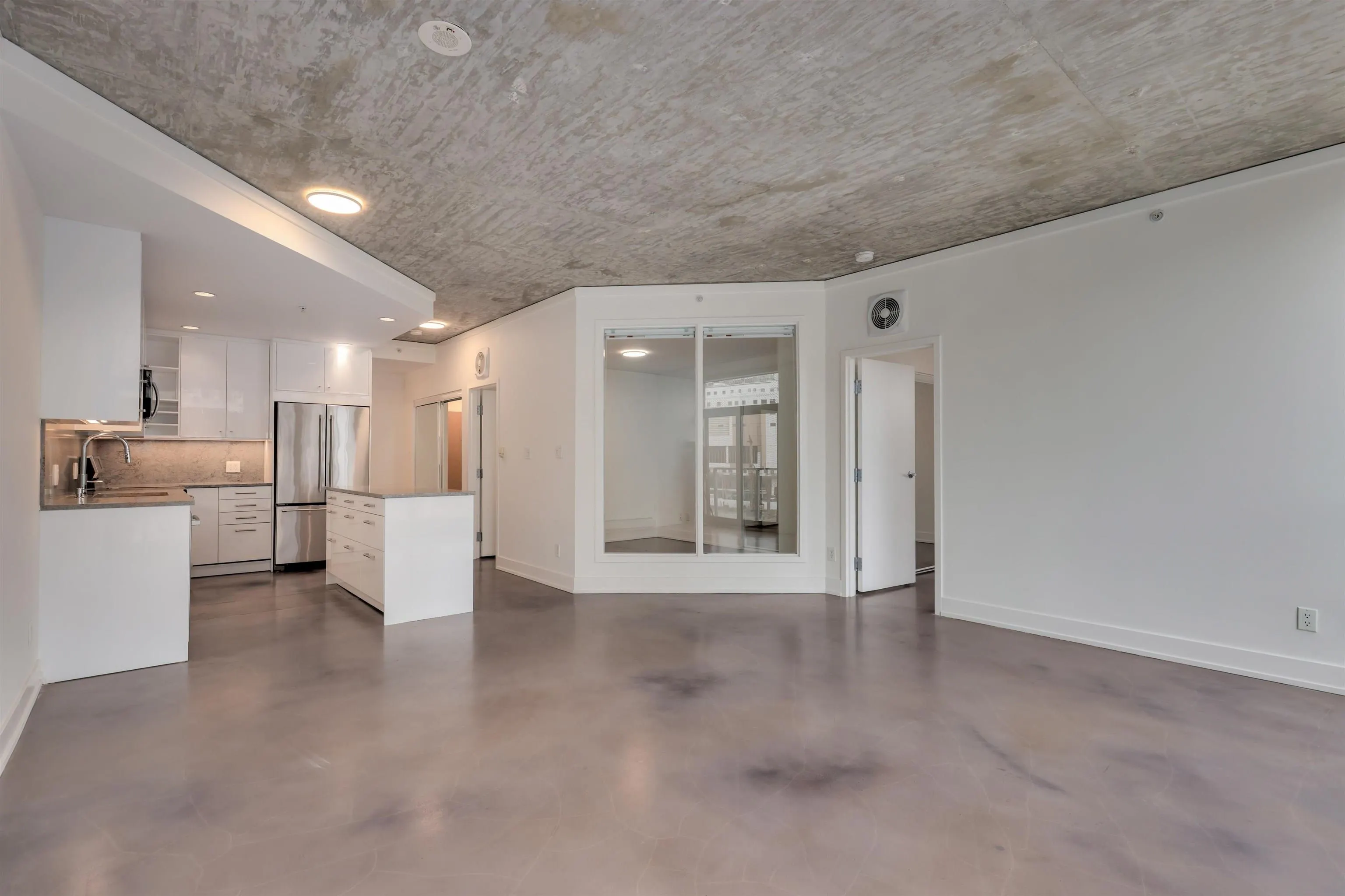 60X 919 Station Street