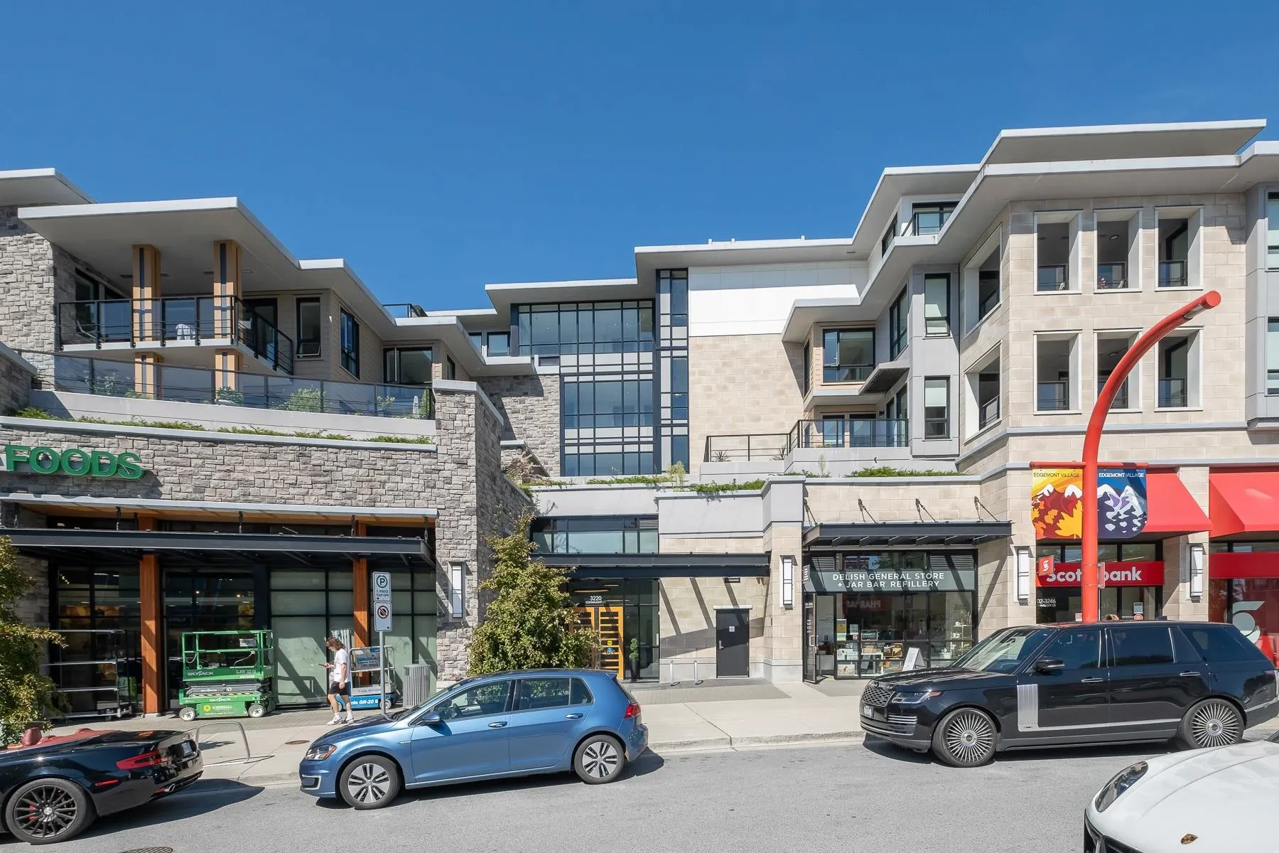 222 3220 Connaught Crescent