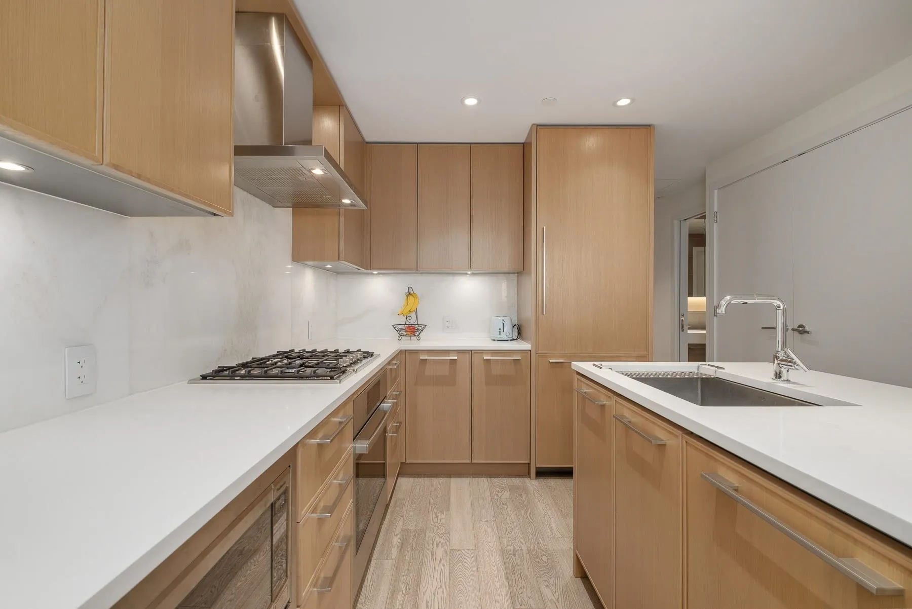 222 3220 Connaught Crescent