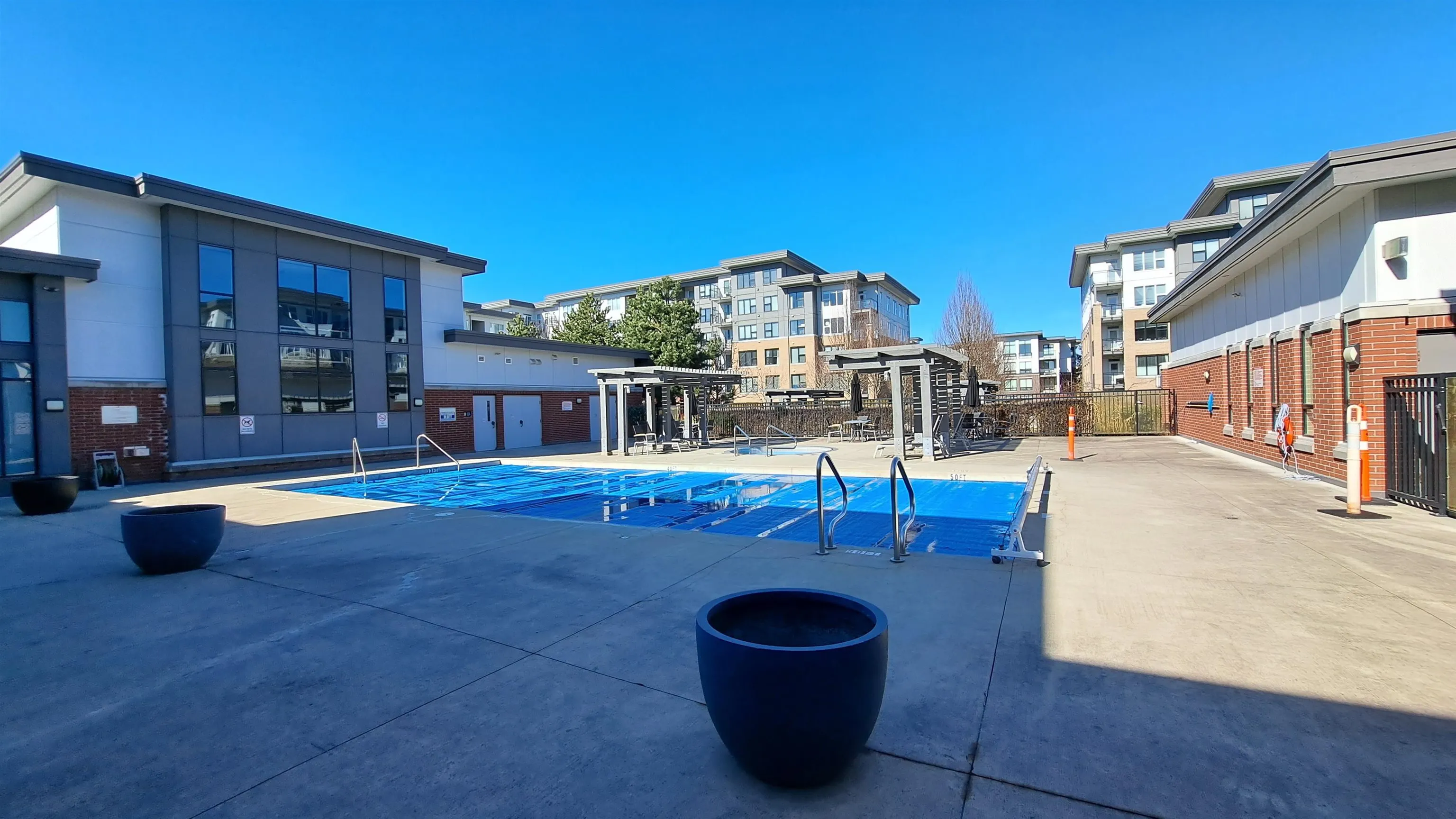 117 9399 Alexandra Road