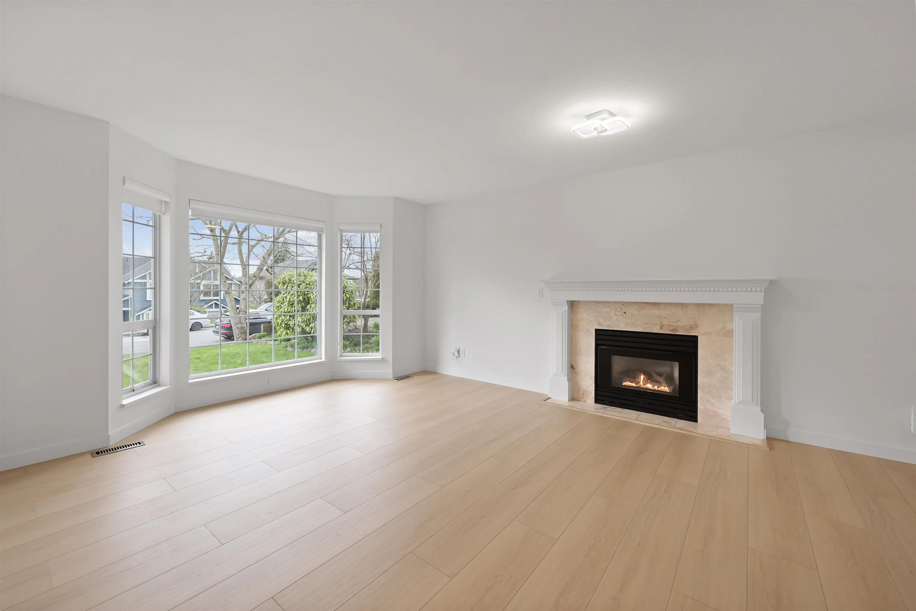 318 E 6th Street