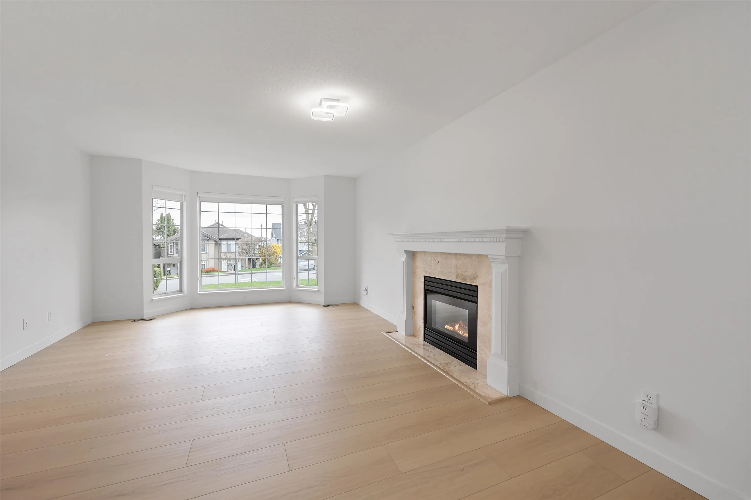318 E 6th Street