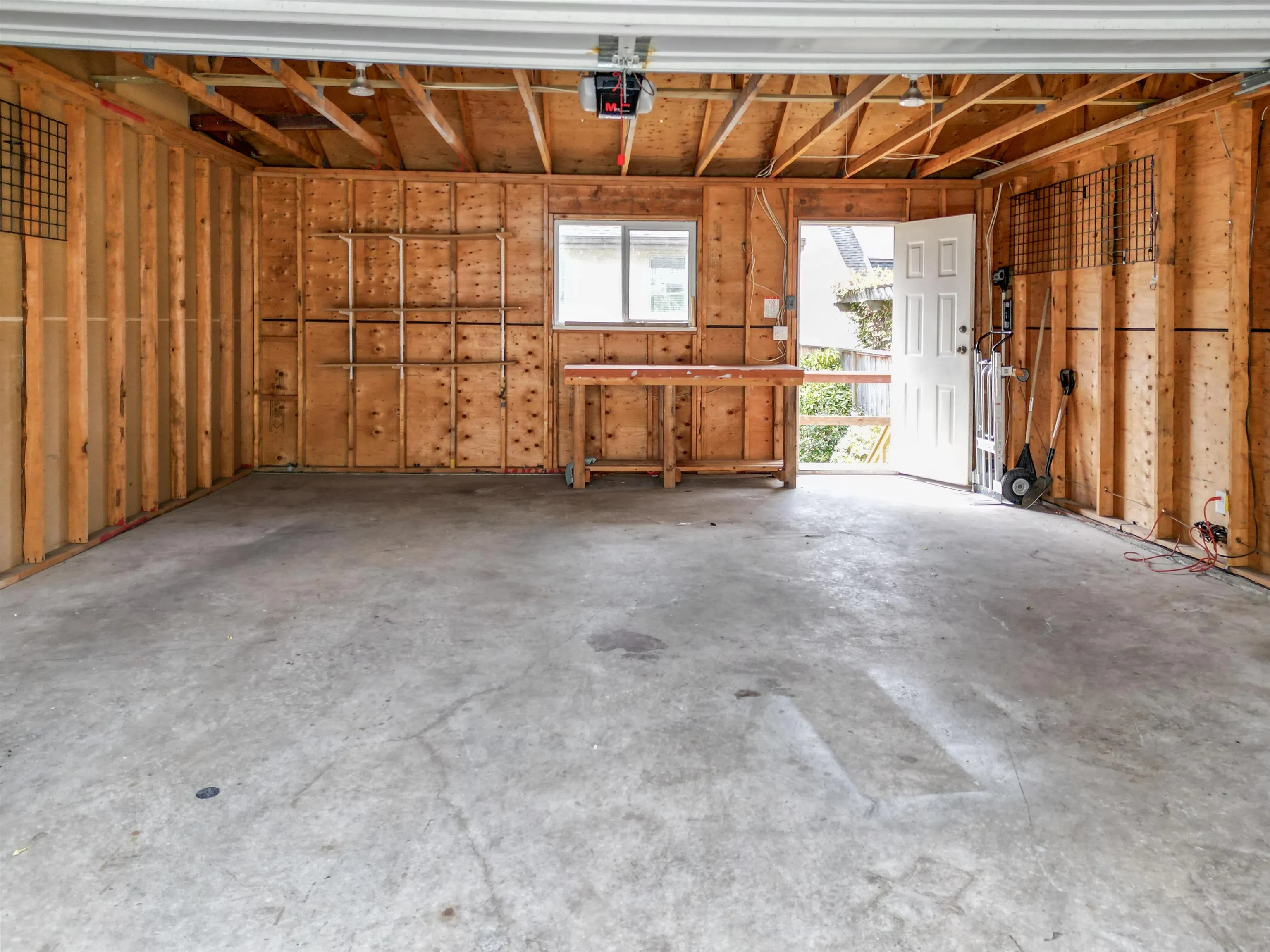 318 E 6th Street