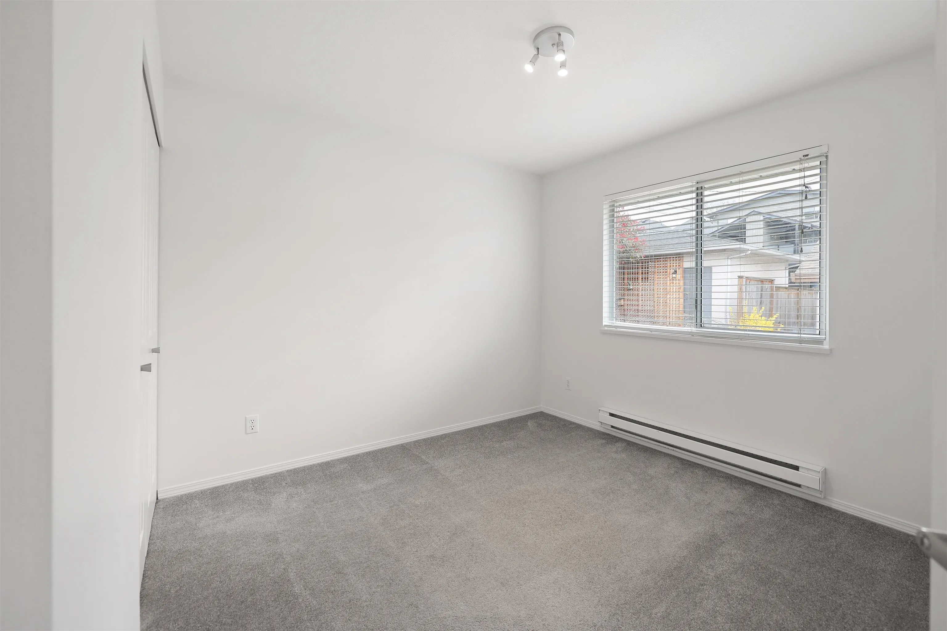 318 E 6th Street