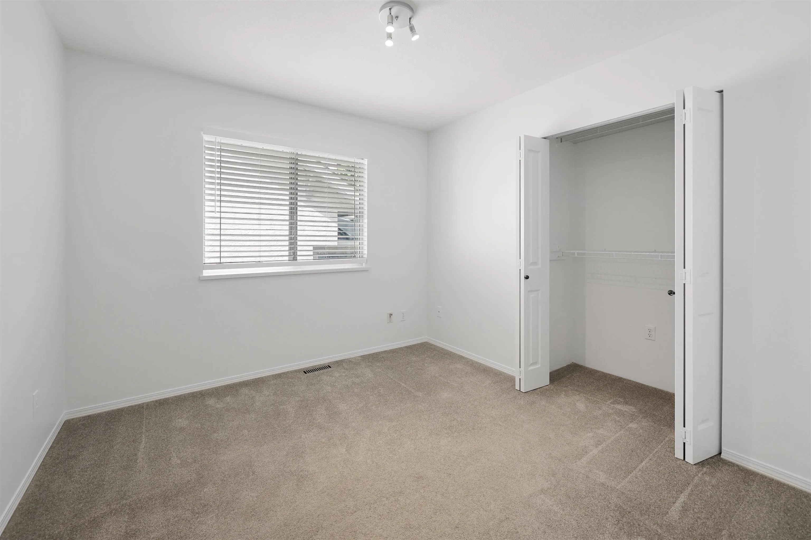 318 E 6th Street
