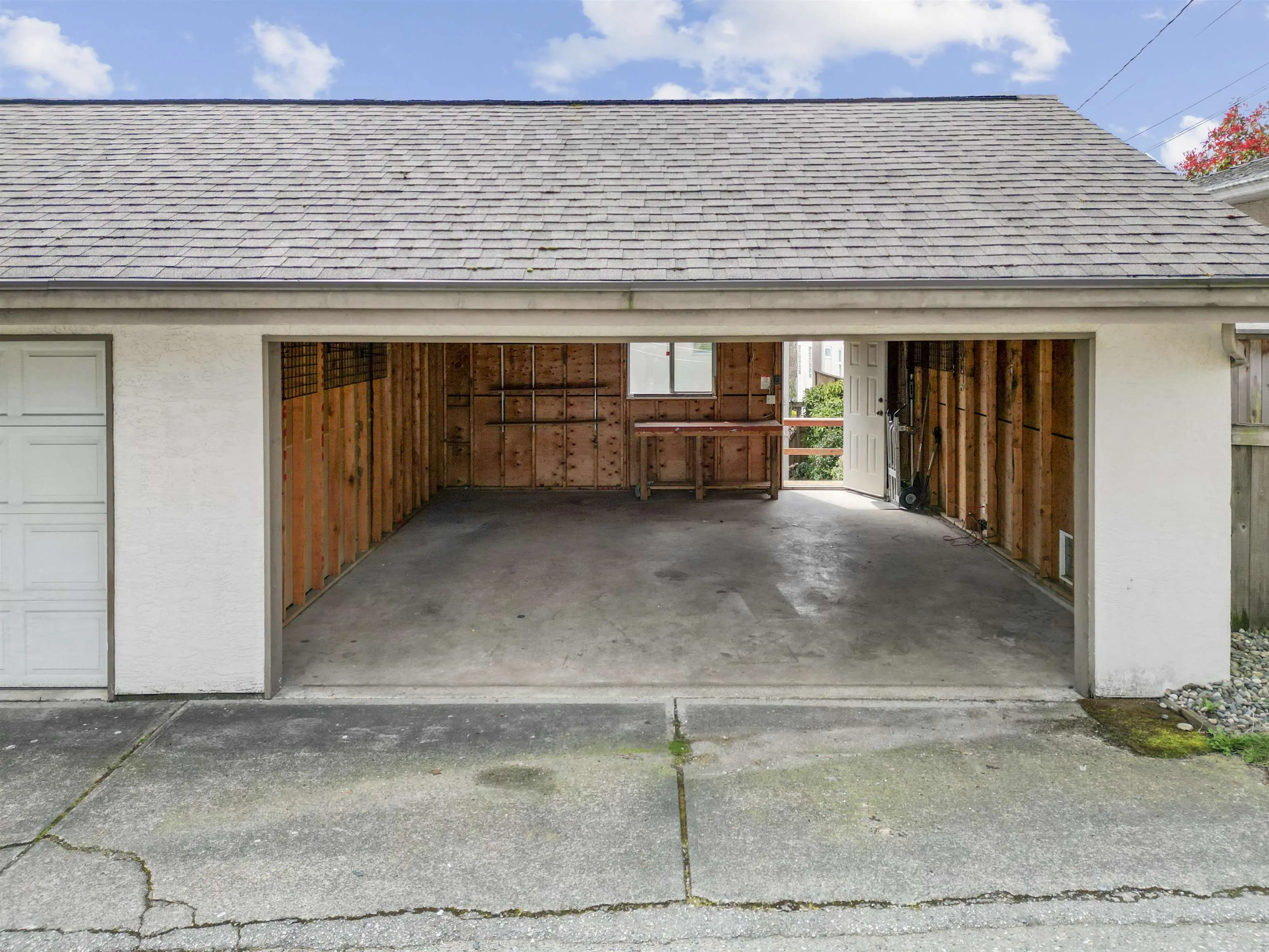 318 E 6th Street