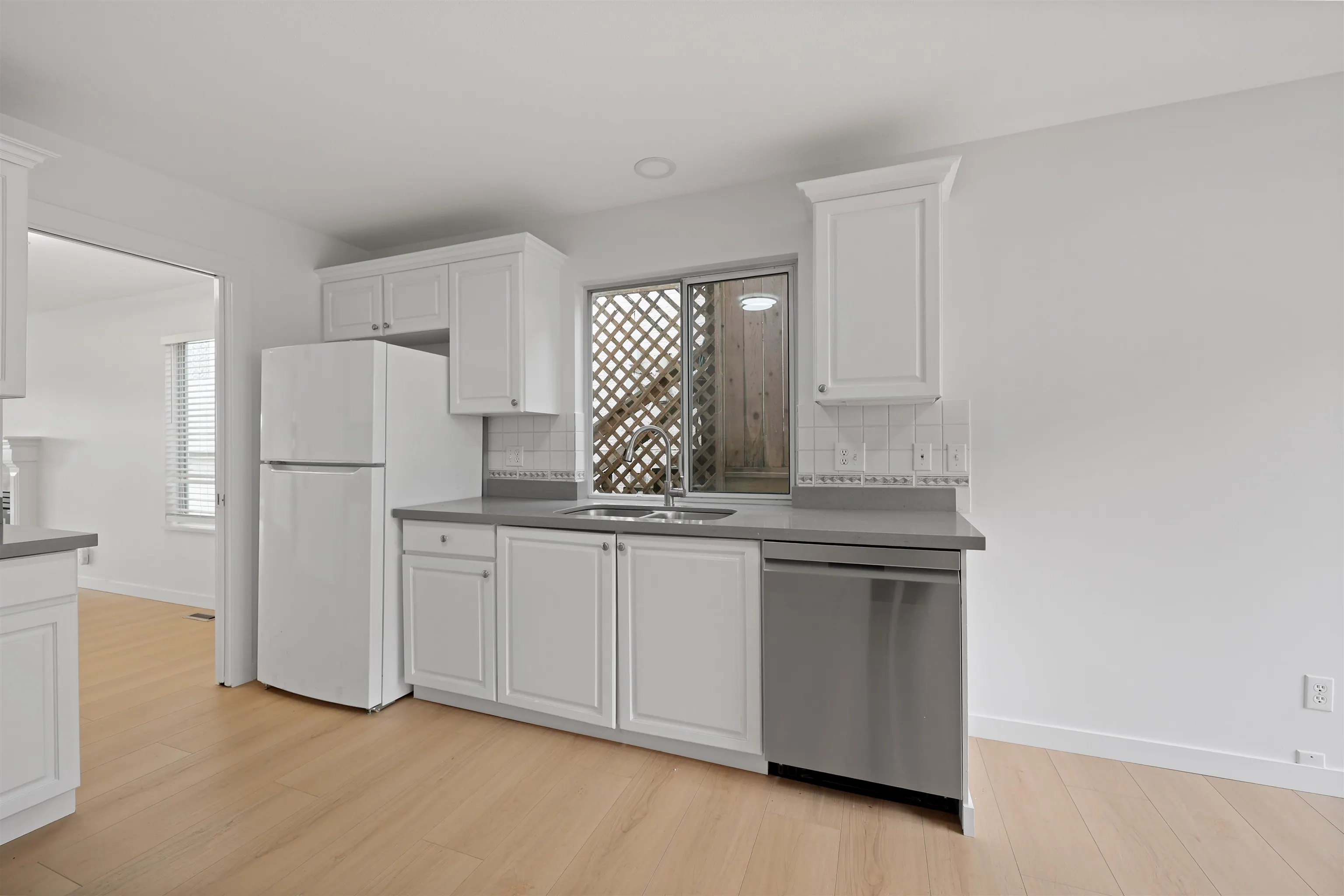 318 E 6th Street