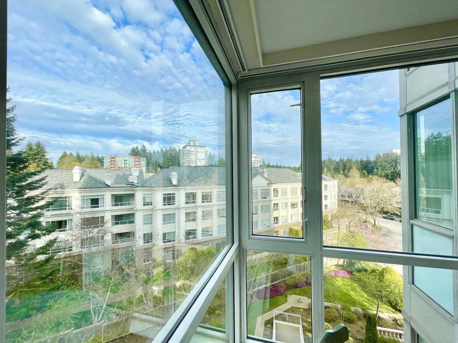 707 5775 Hampton Place
