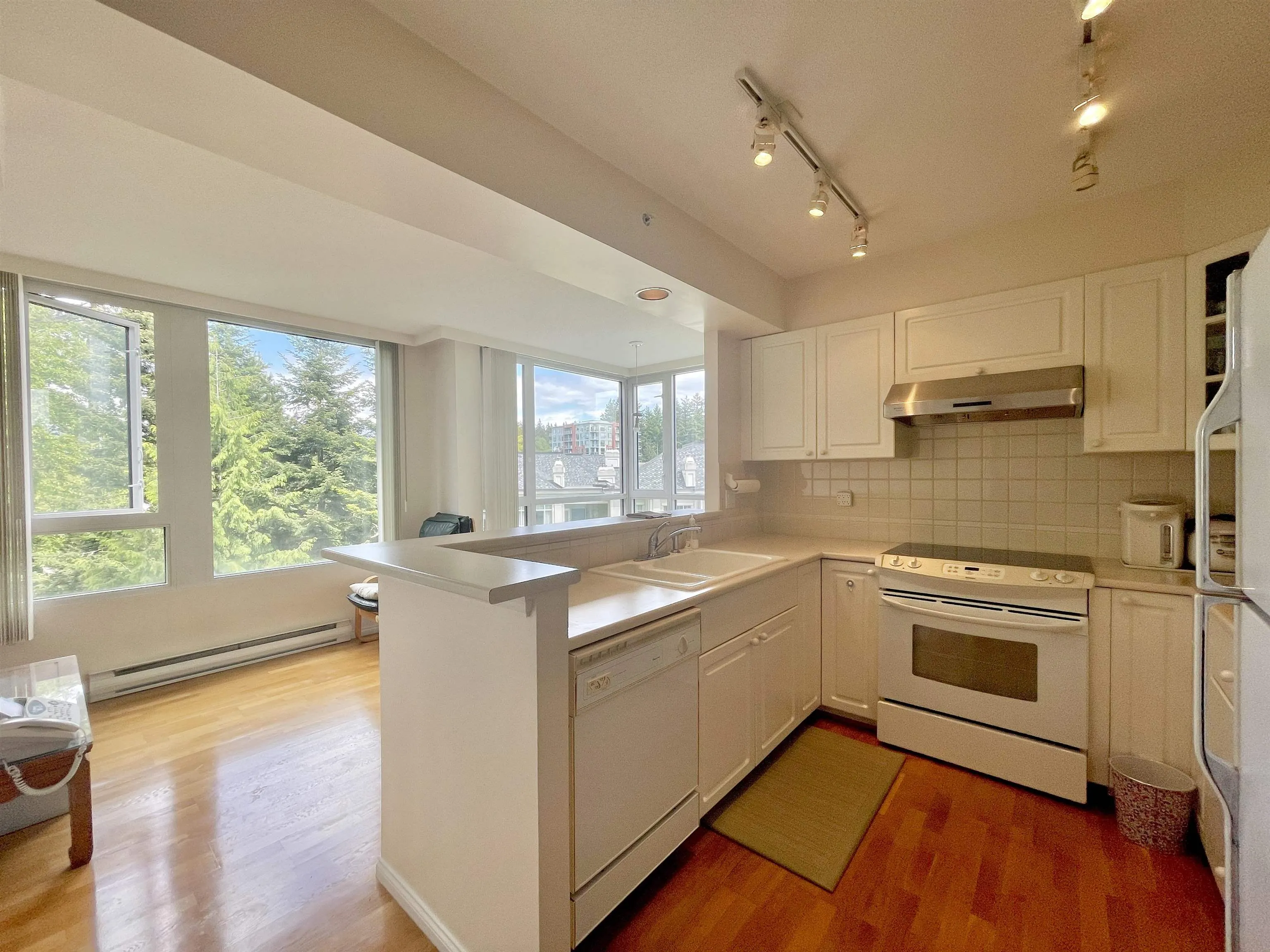 707 5775 Hampton Place
