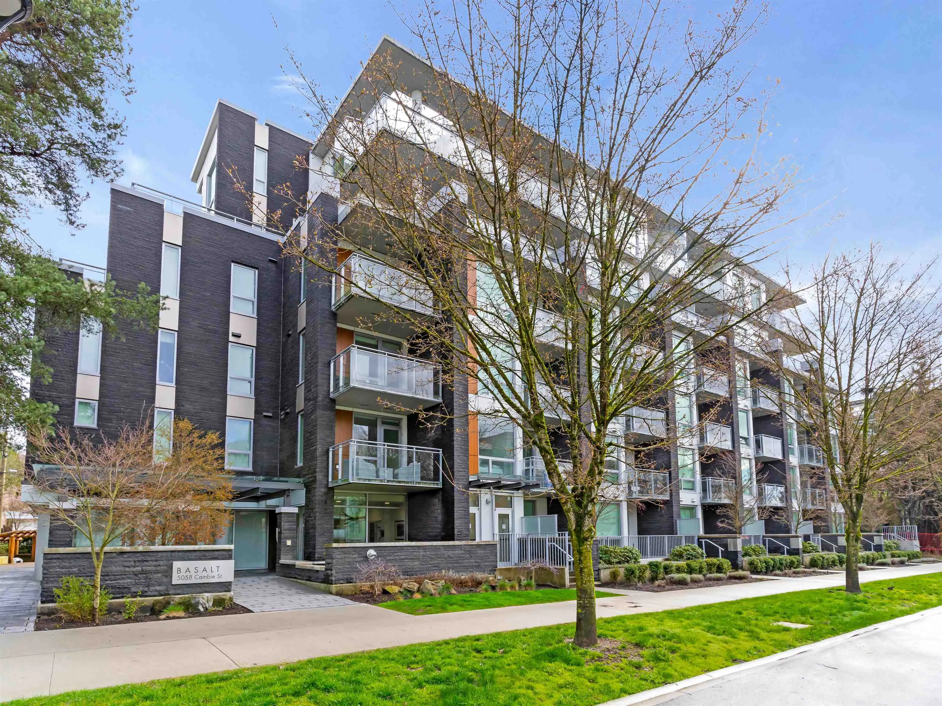 105 5058 Cambie Street