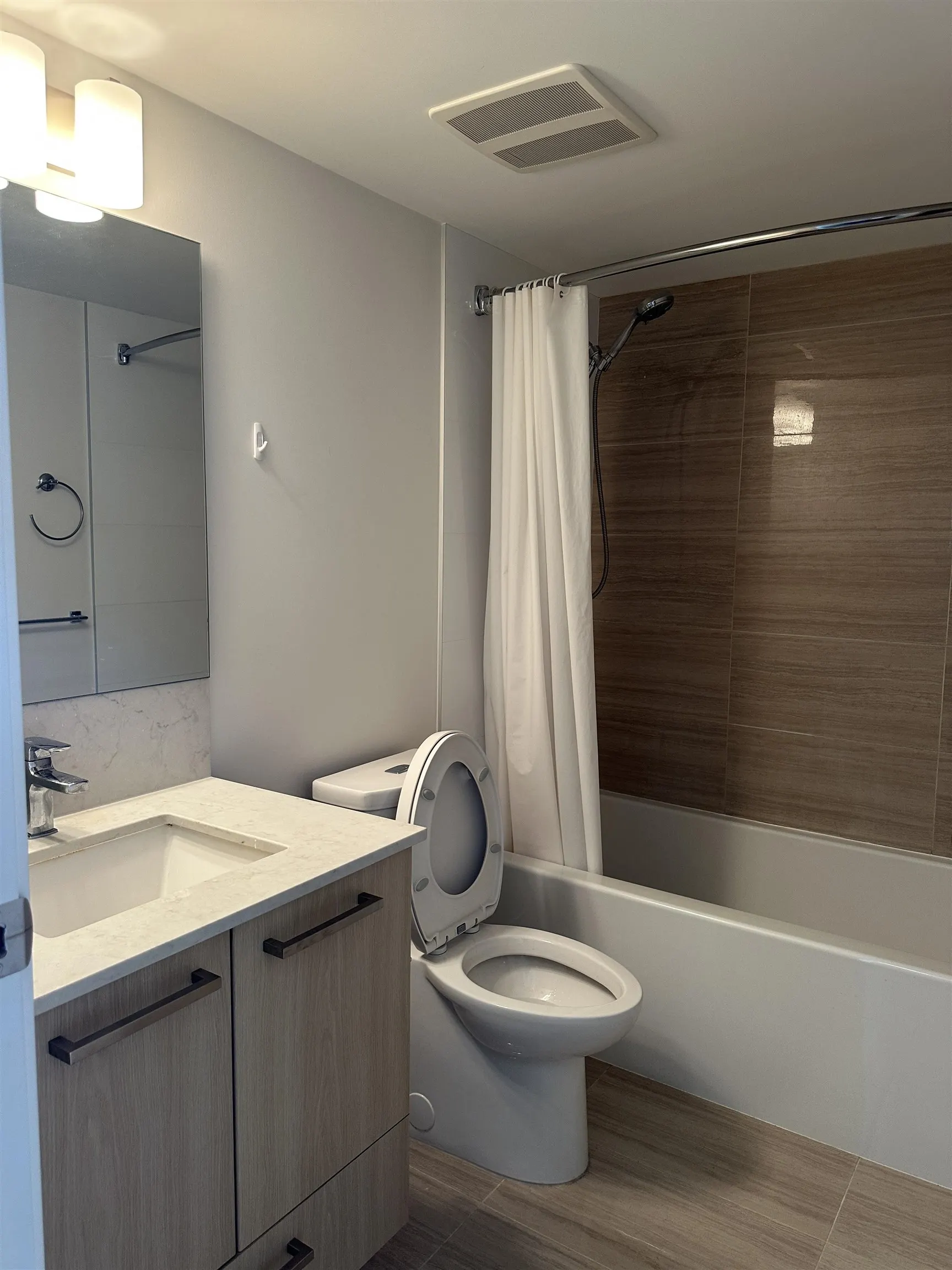 1603 8288 Granville Avenue