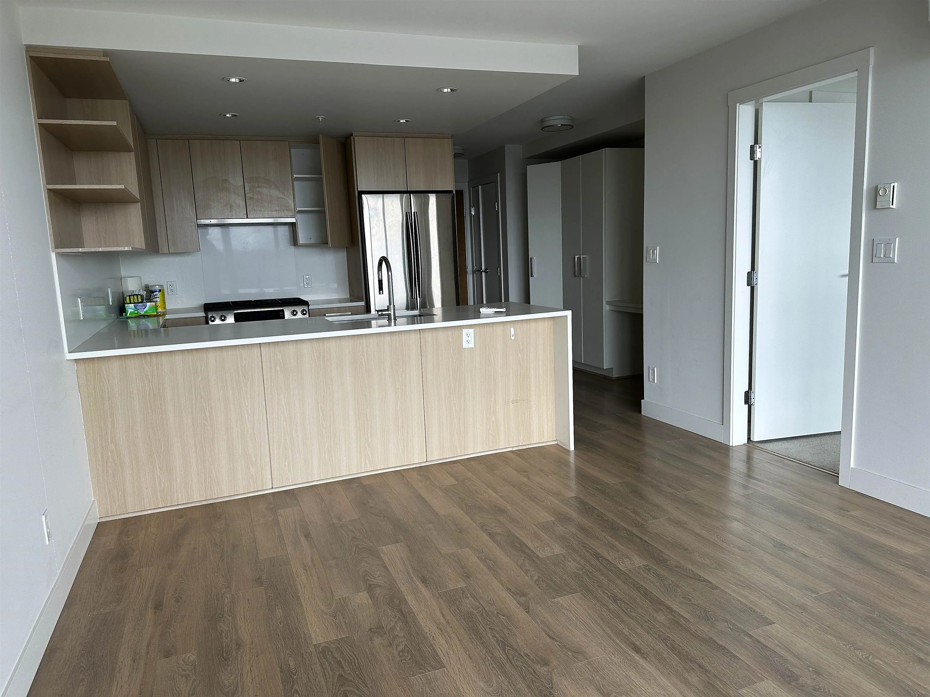 1603 8288 Granville Avenue