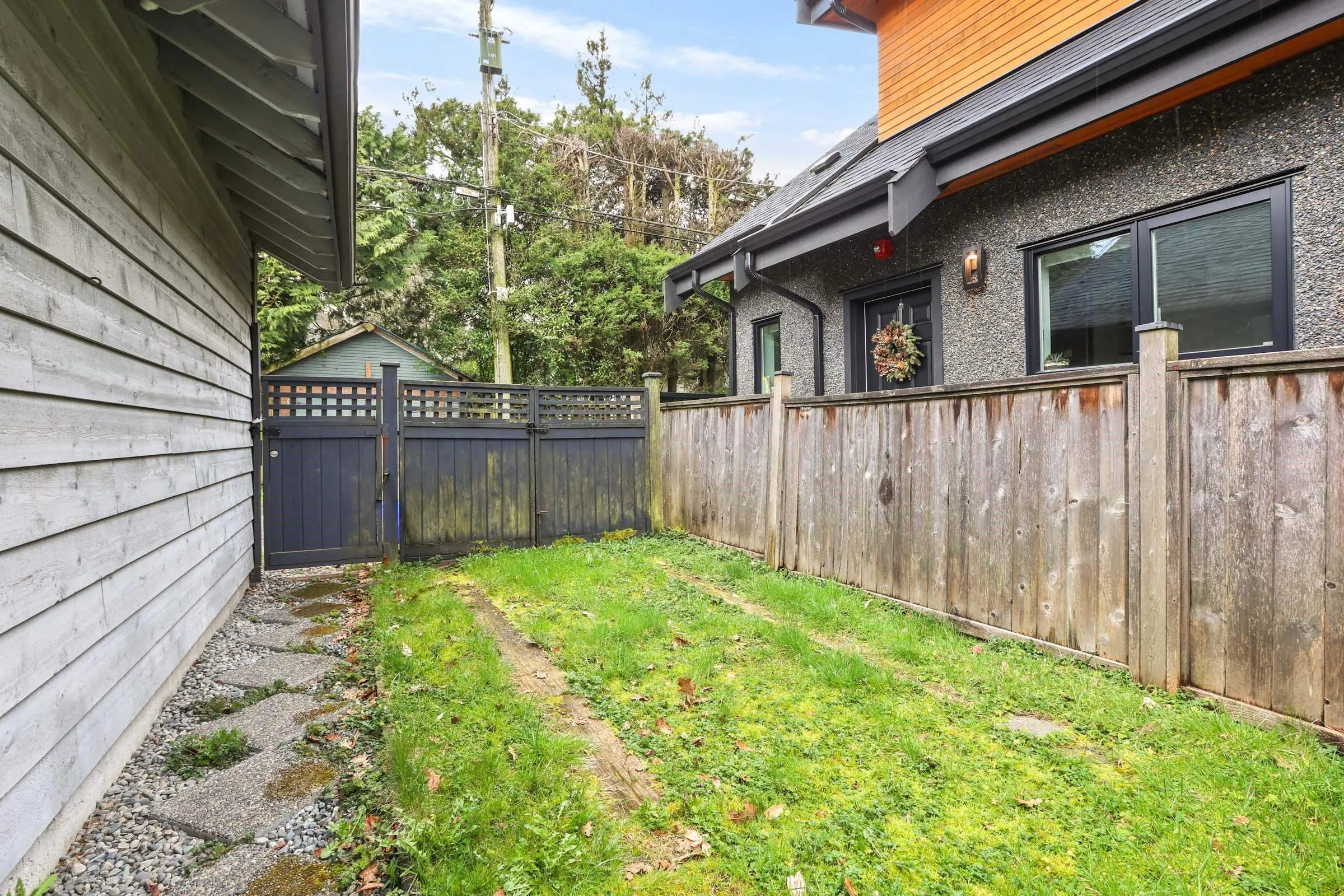 3174 W 10th Avenue