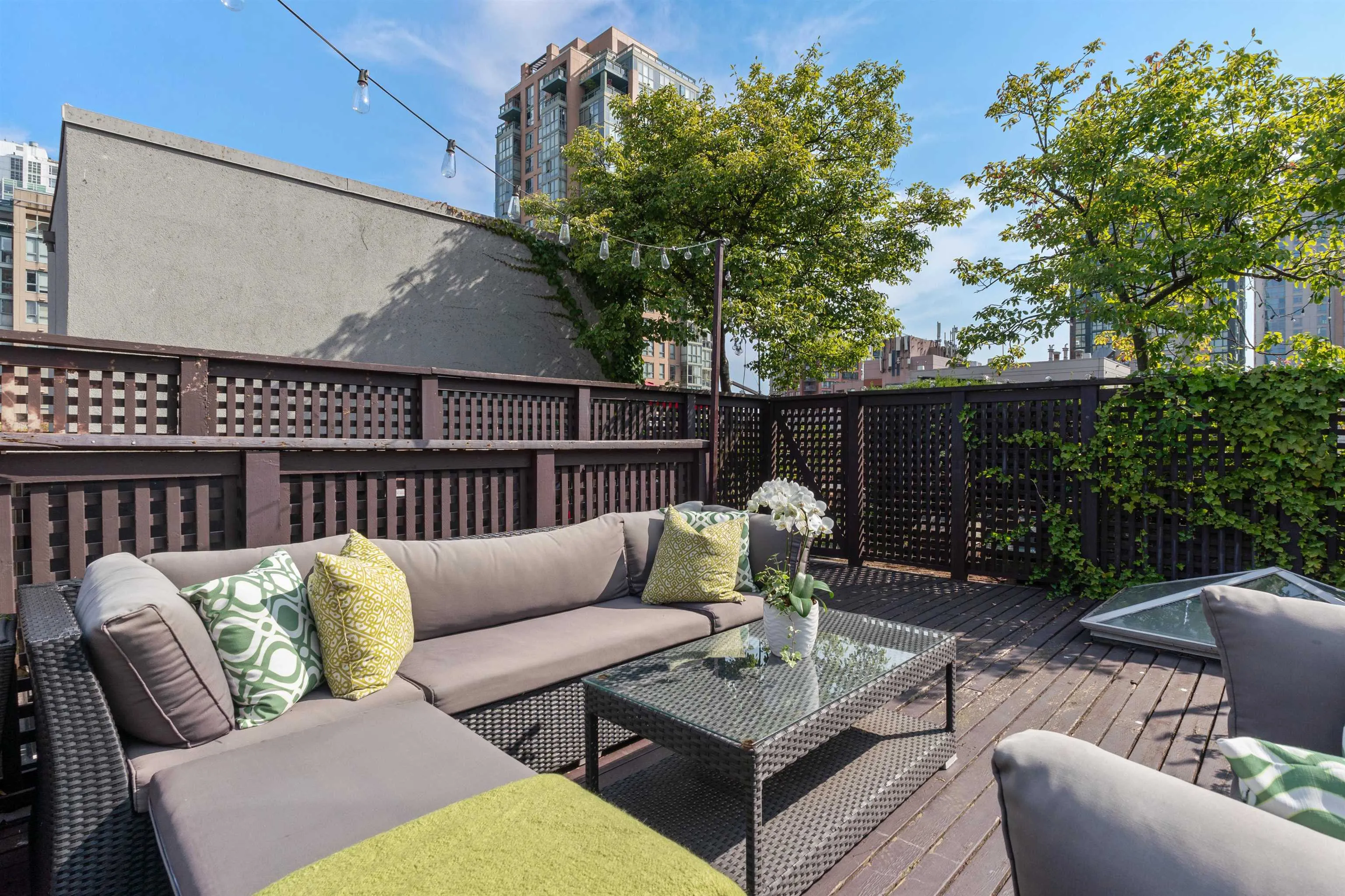 PH1 1178 Hamilton Street