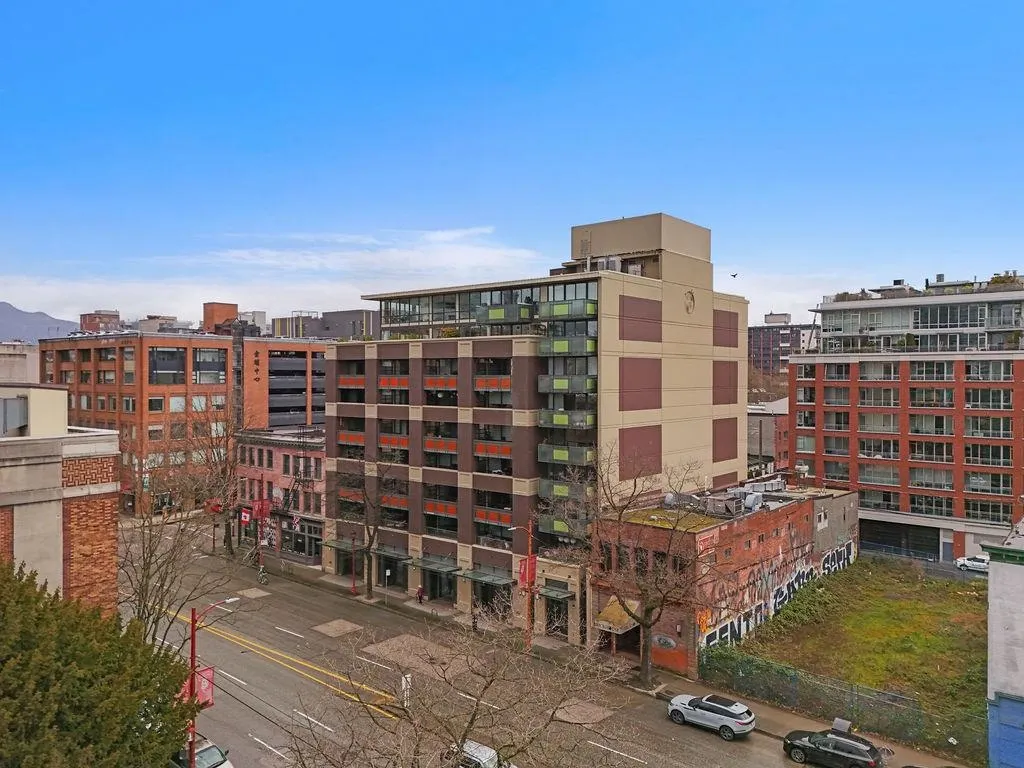 704 718 Main Street