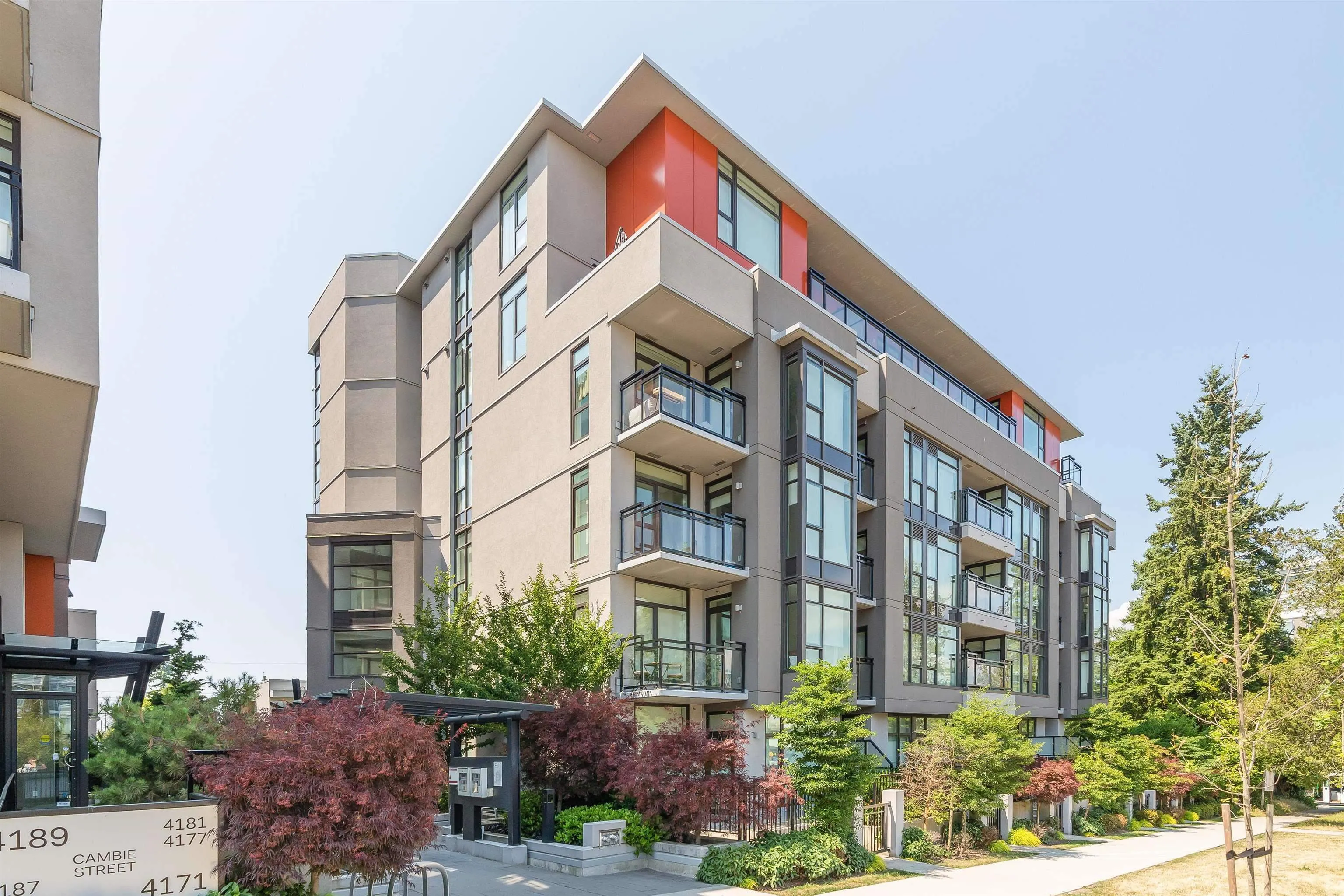 403 4171 Cambie Street